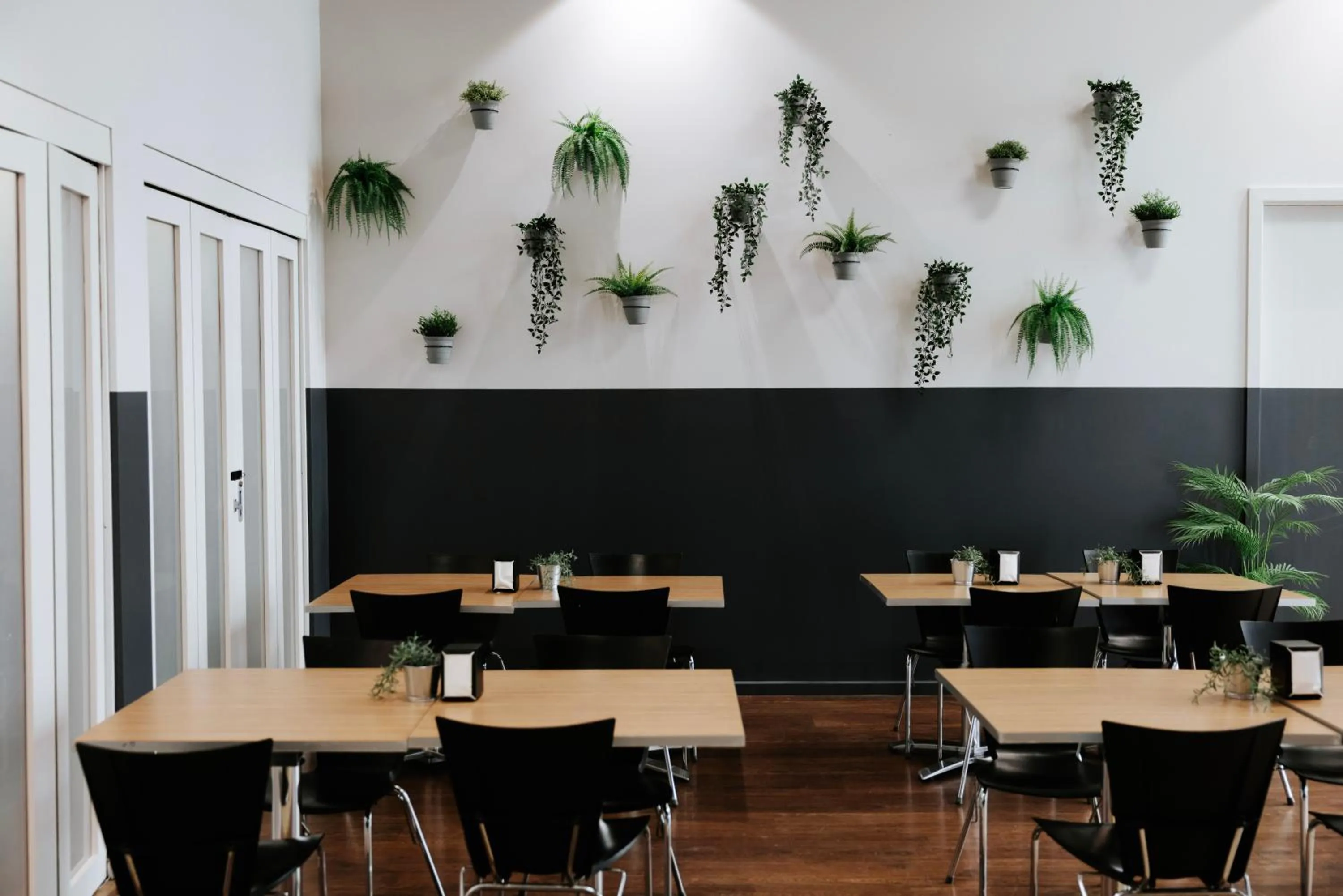Restaurant/places to eat in Canberra Accommodation Centre