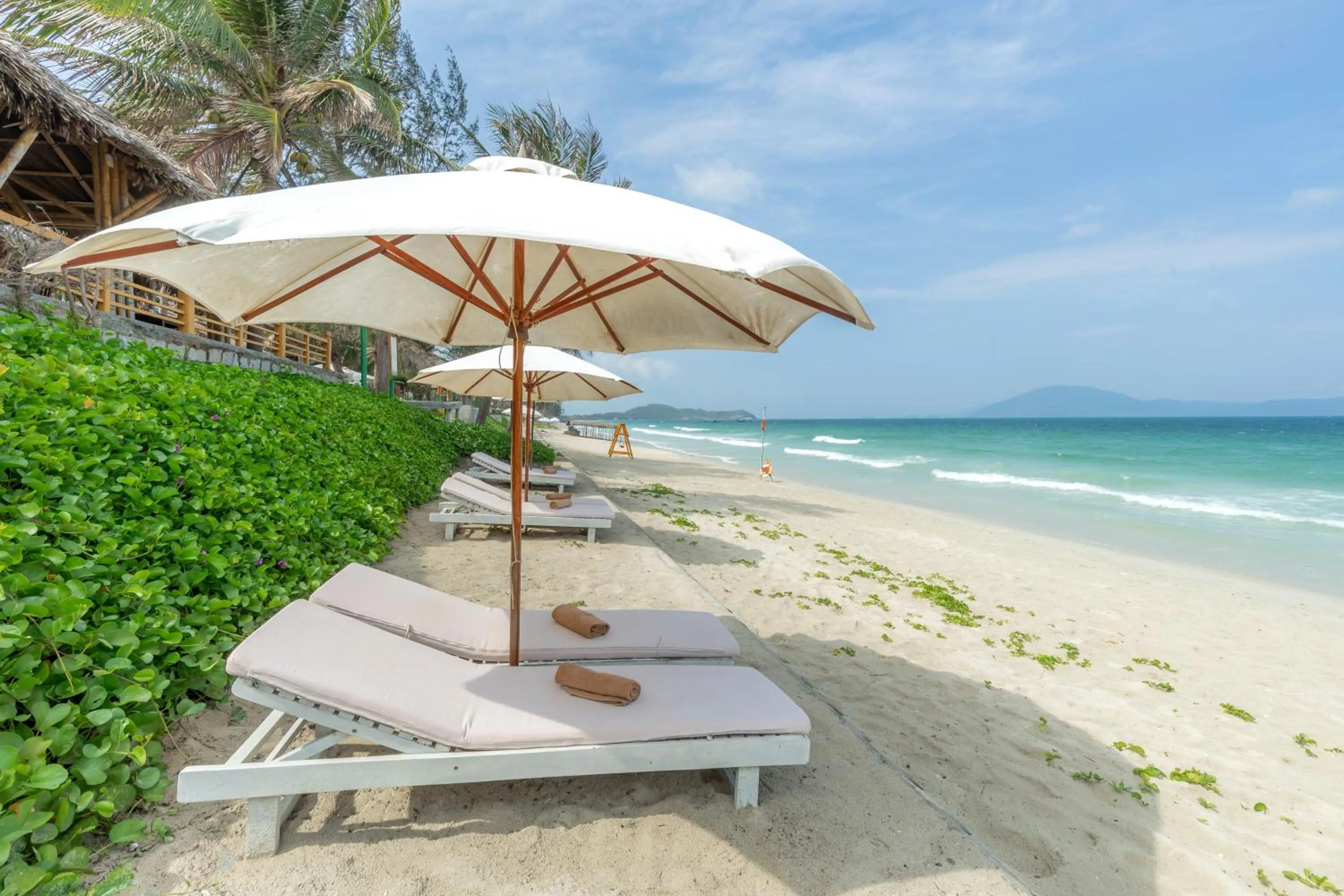 Beach in Pax Ana Doc Let Resort & Spa