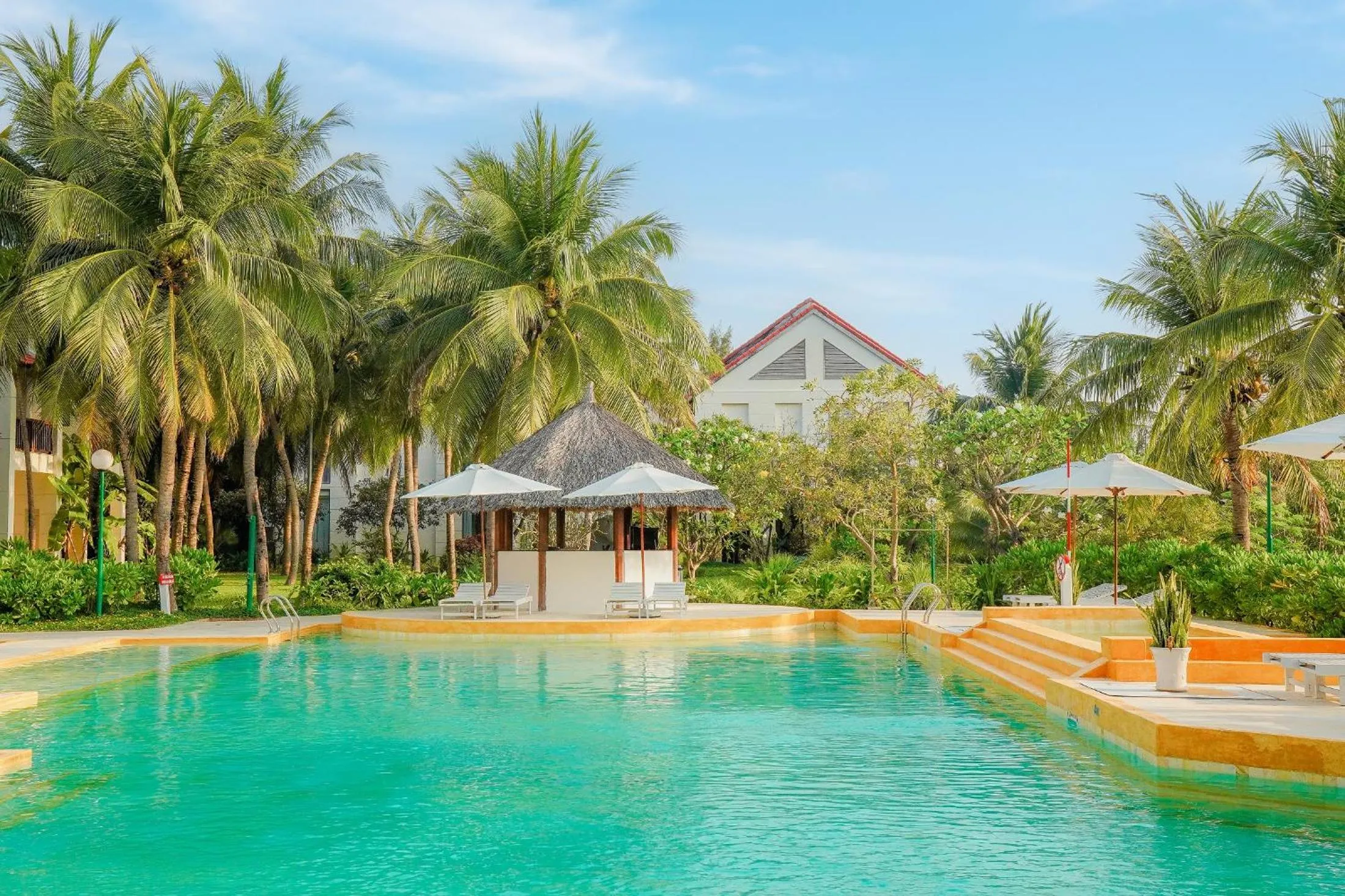 Swimming pool in Pax Ana Doc Let Resort & Spa