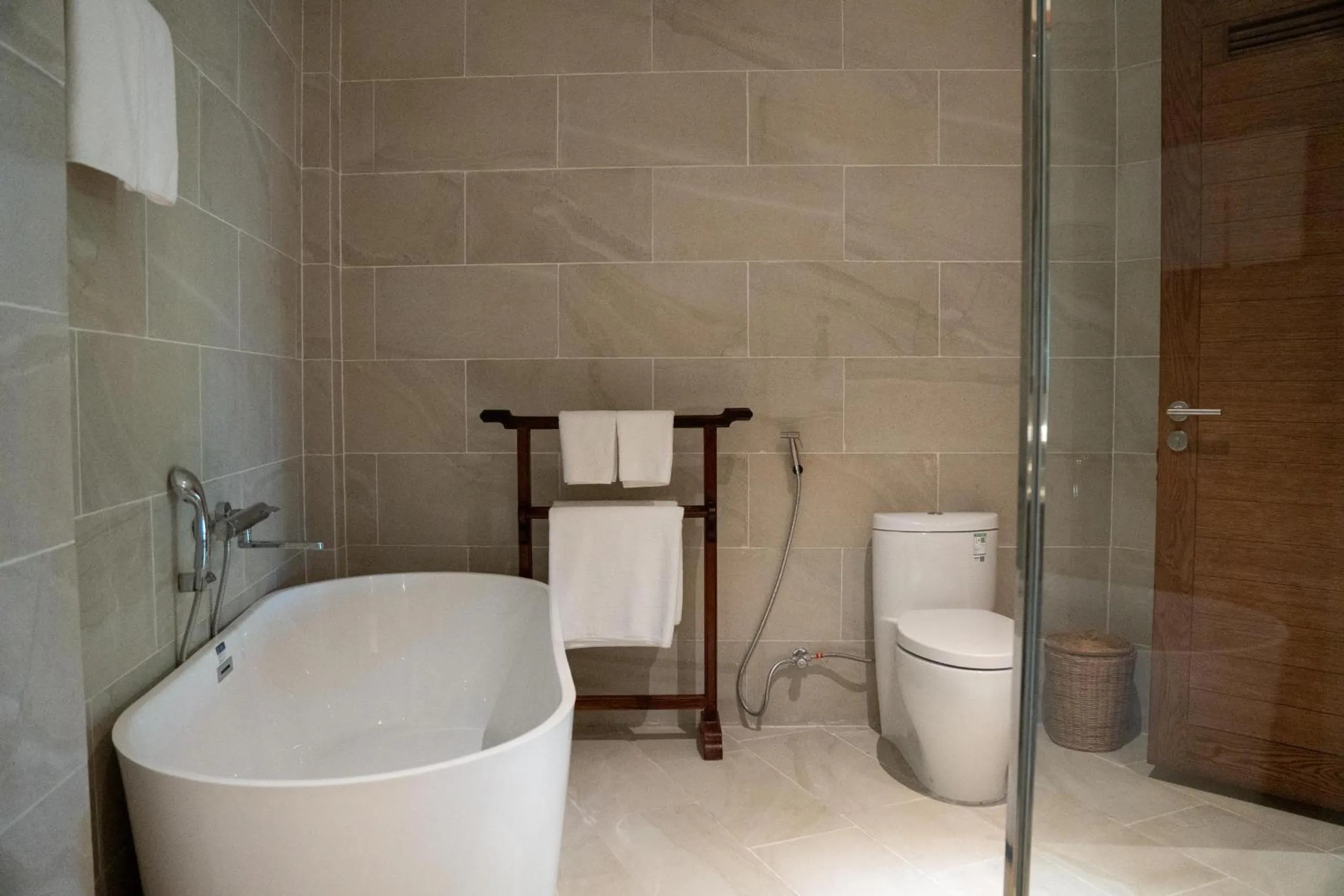 Bath in Pax Ana Doc Let Resort & Spa