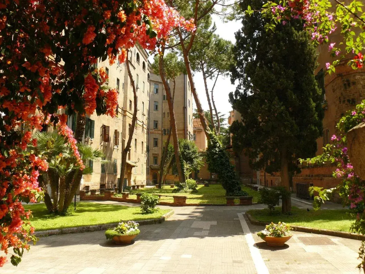 Dimora del Papa Rome Apartments Dimora del Papa Rome Apartments