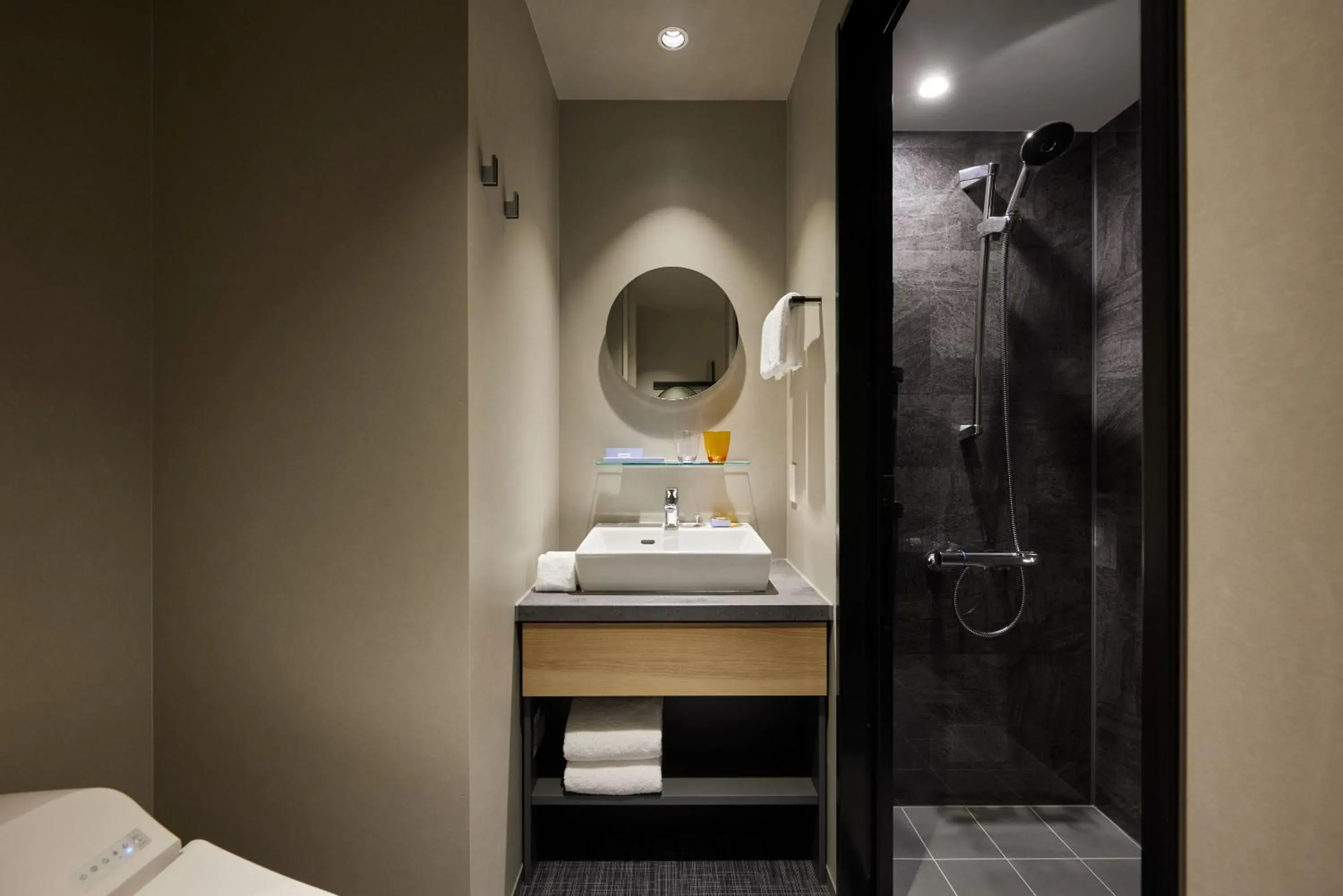 Superior Twin Room in Oakwood Hotel Oike Kyoto Superior Twin Room in Oakwood Hotel Oike Kyoto