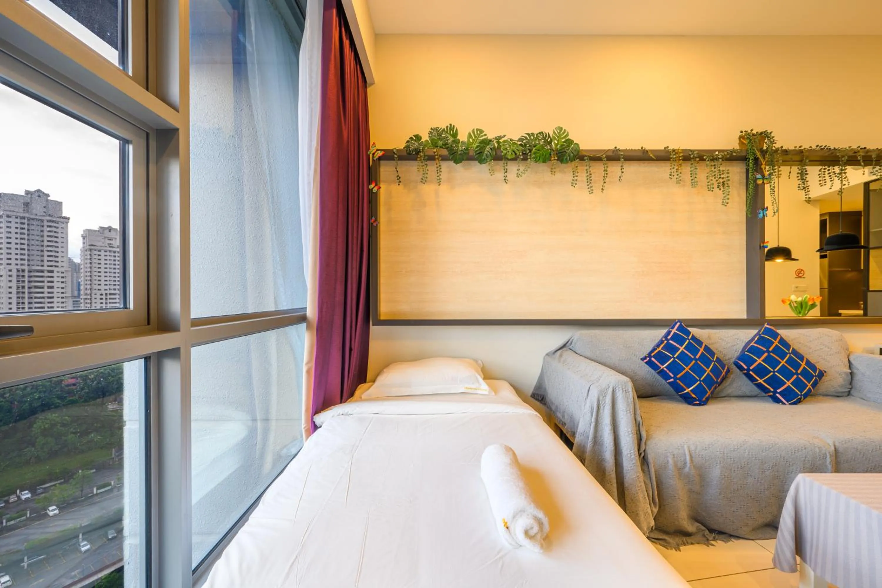 Living room, Bed in Greystone Robertson Residence