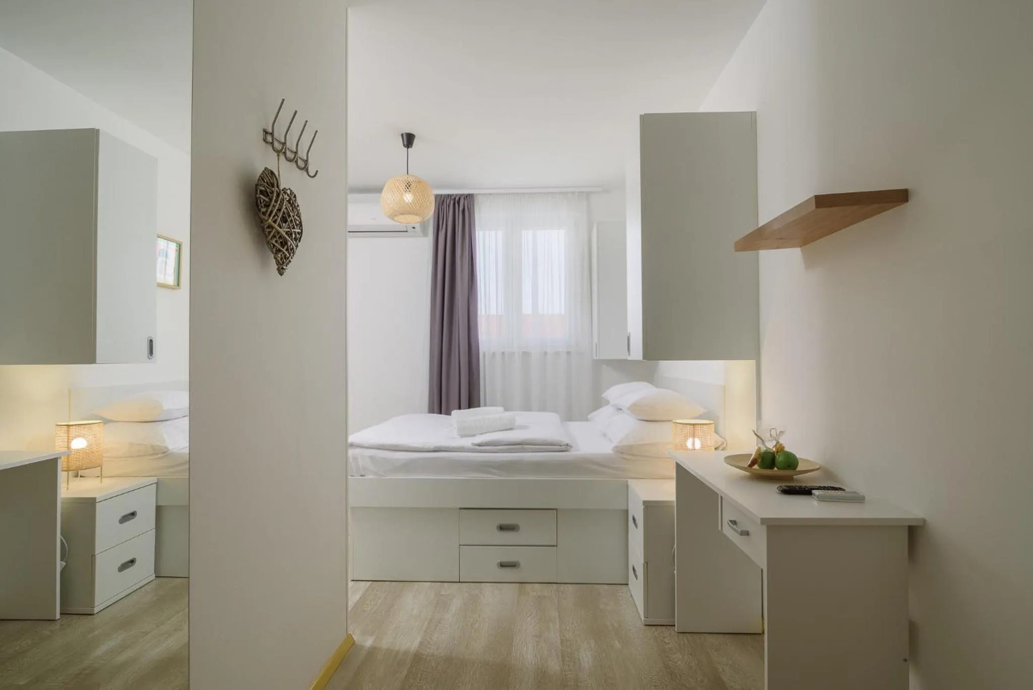 Photo of the whole room, Bed in Vila White