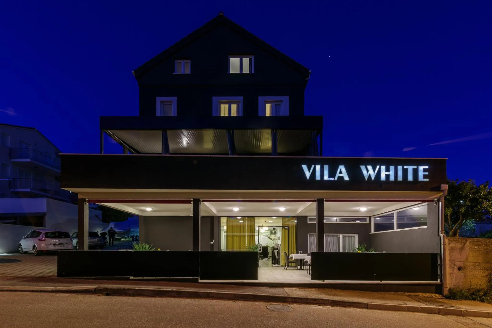 Property building in Vila White