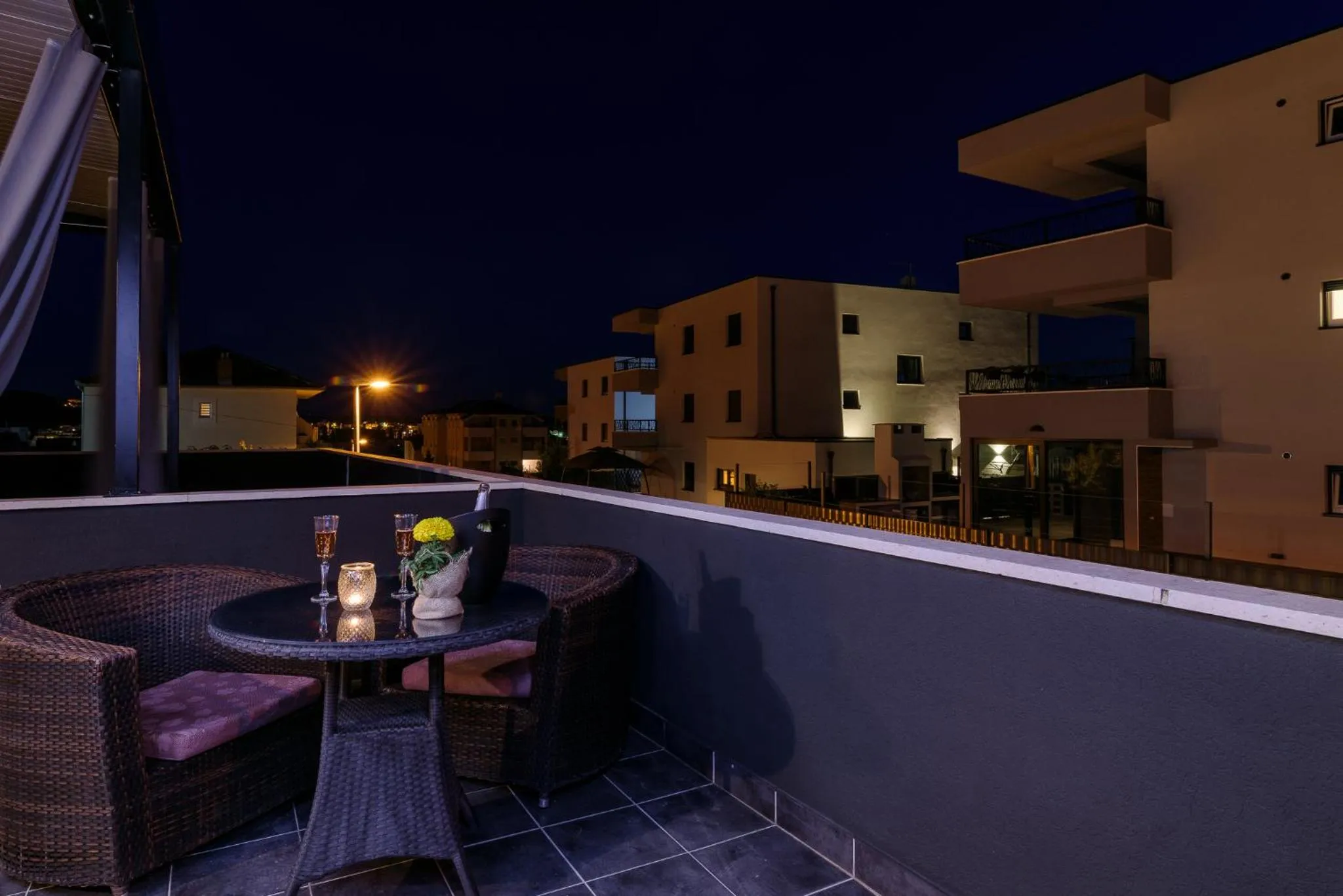 Balcony/Terrace in Vila White