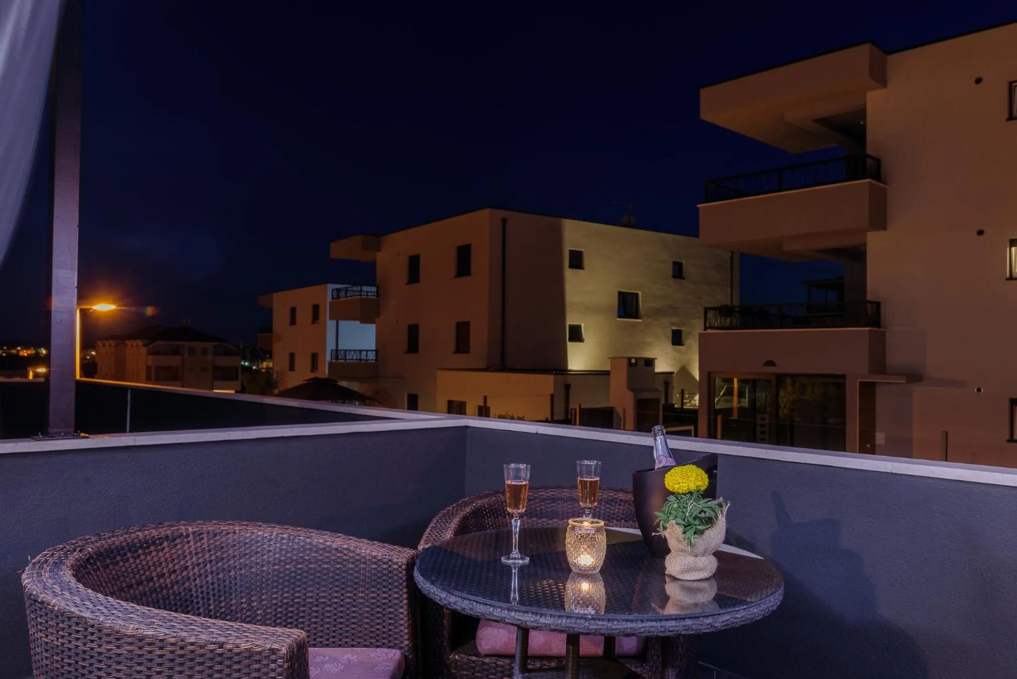 Balcony/Terrace in Vila White