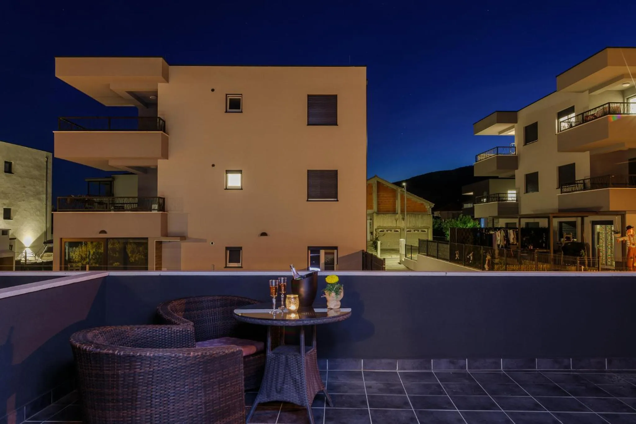 Balcony/Terrace in Vila White