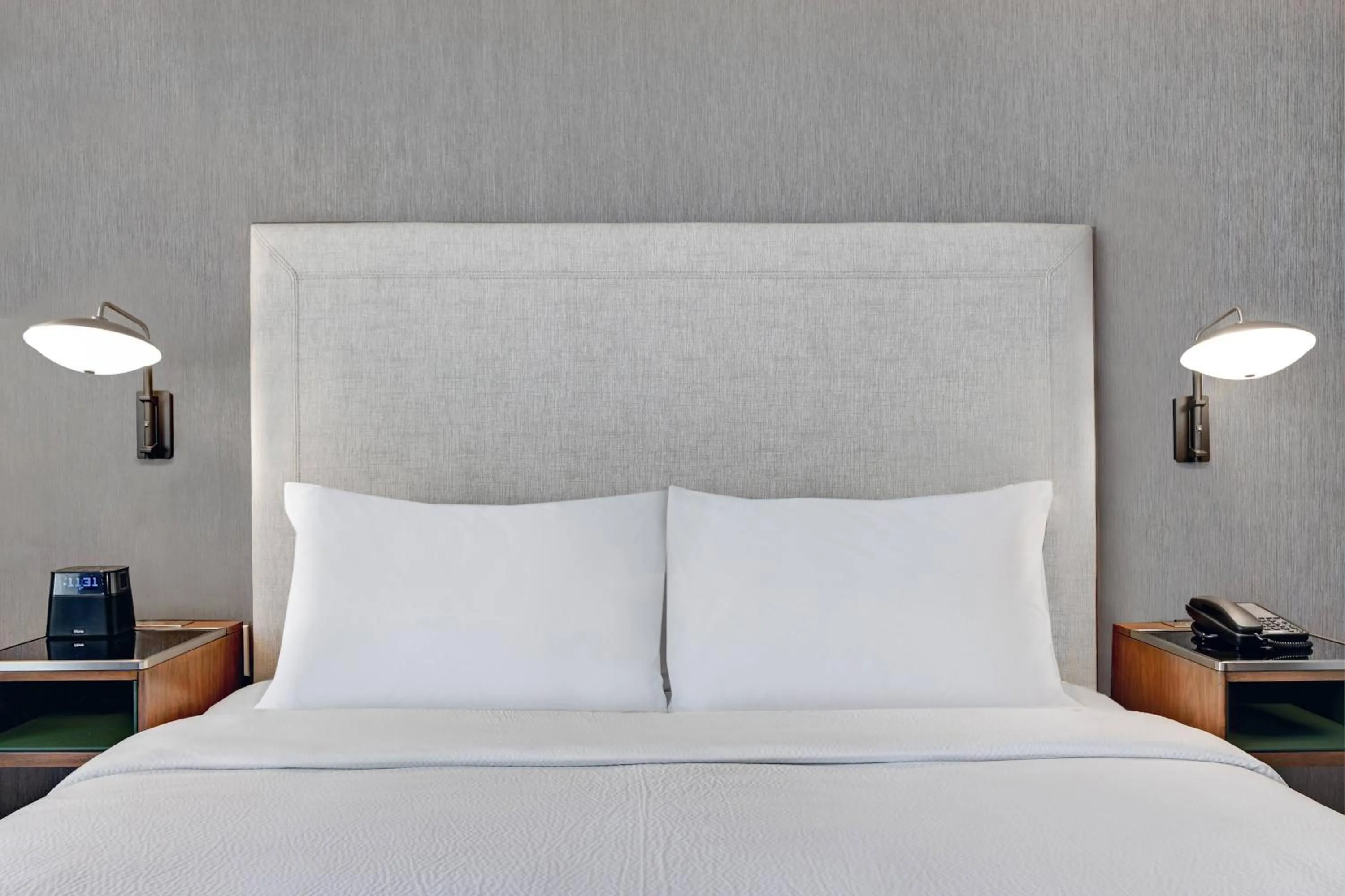 Photo of the whole room, Bed in Courtyard by Marriott Manhattan Aggieville