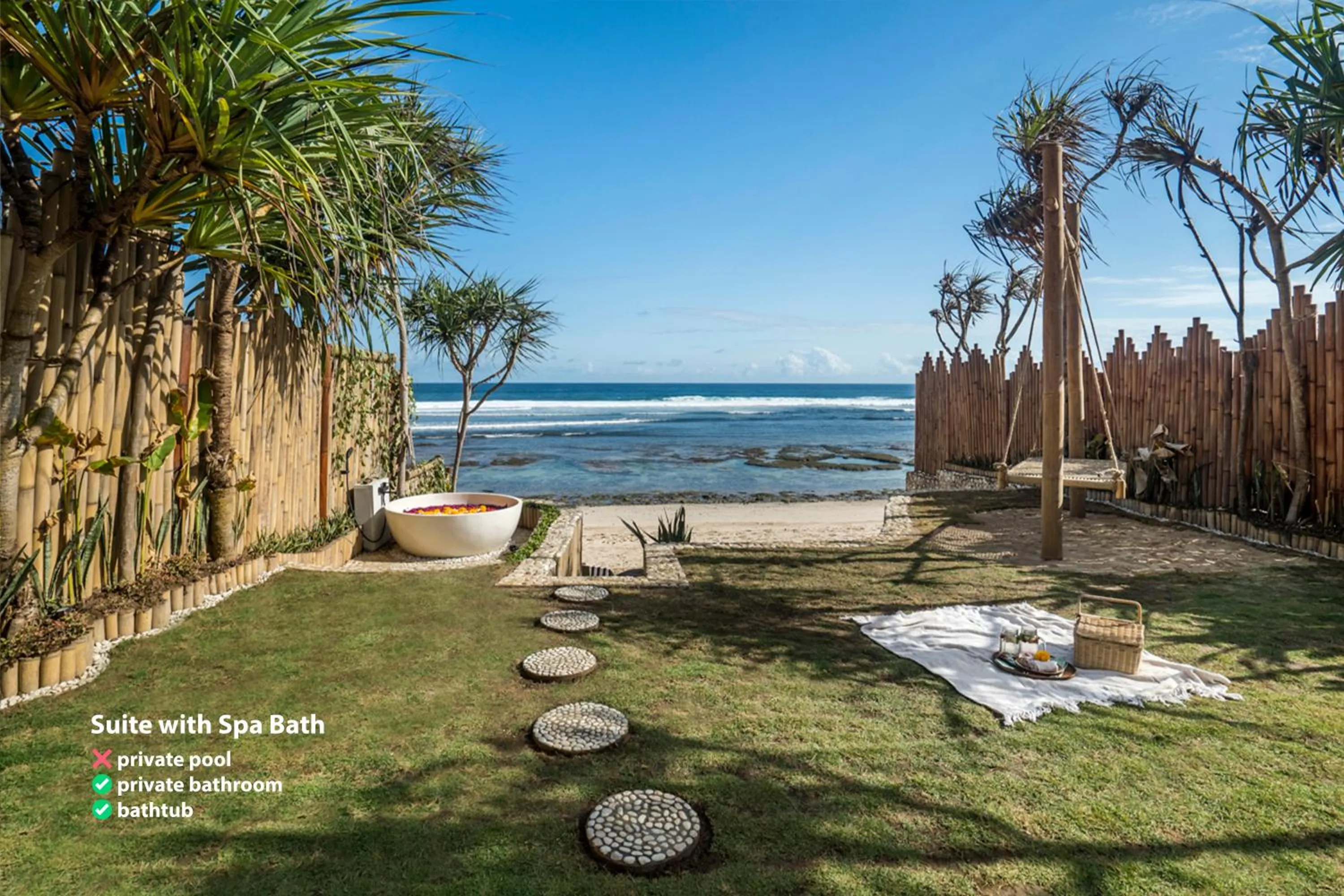 Sea view in Bubble Hotel Nyang Nyang - Adults only