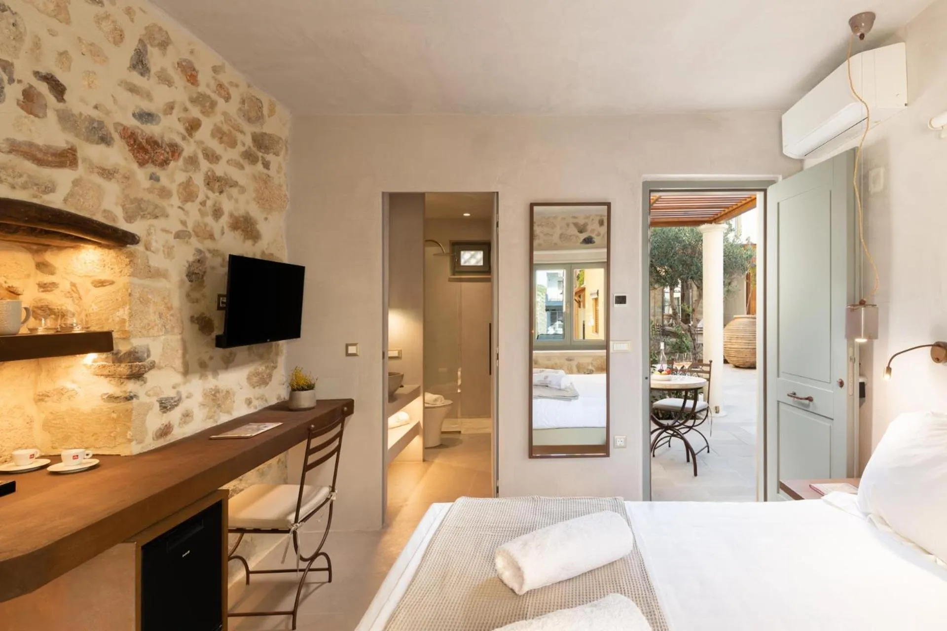 Coffee/tea facilities, Bed in Inotropes Boutique Suites - Adults Only