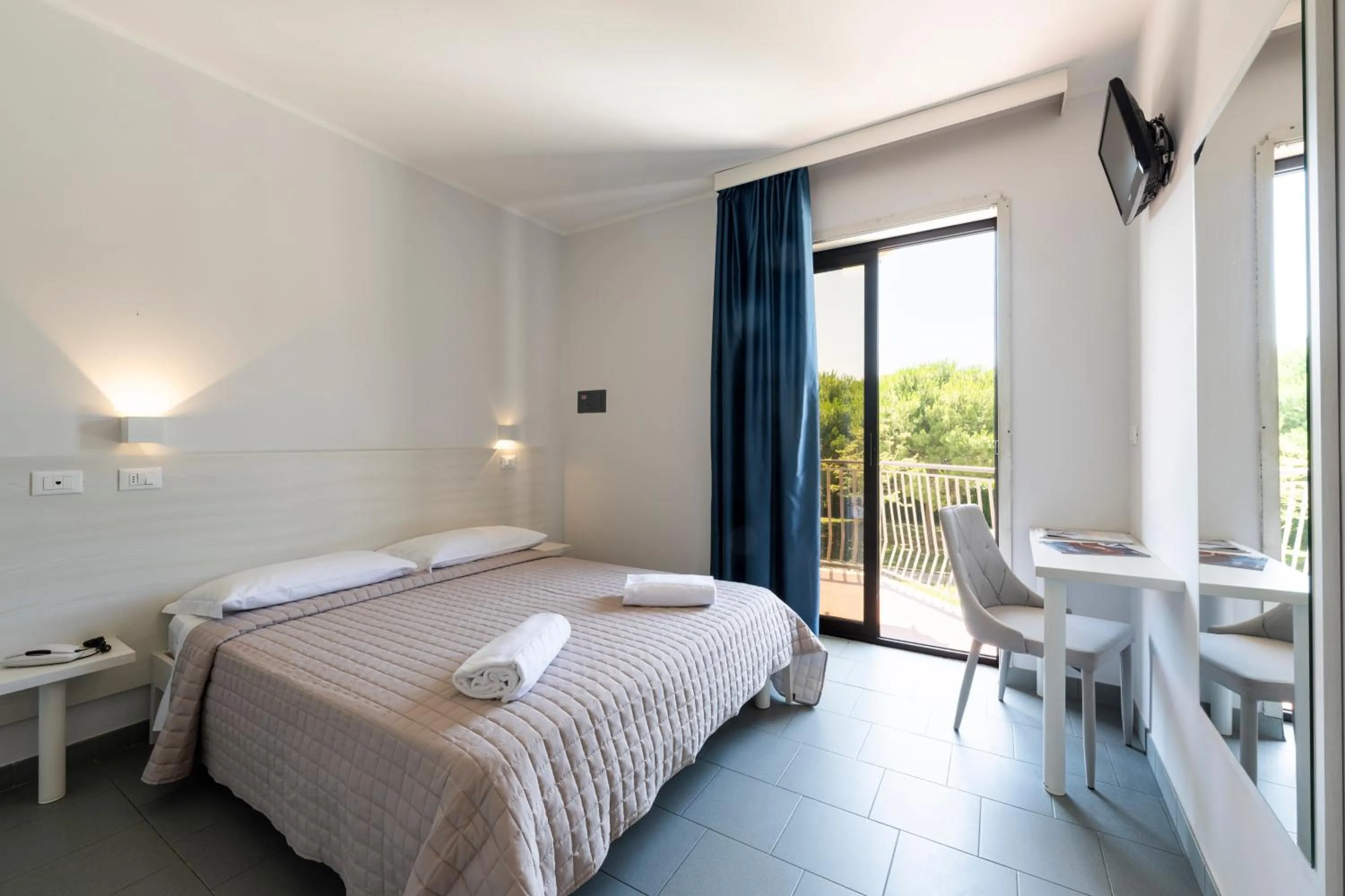 Bedroom, Bed in Hotel La Siesta