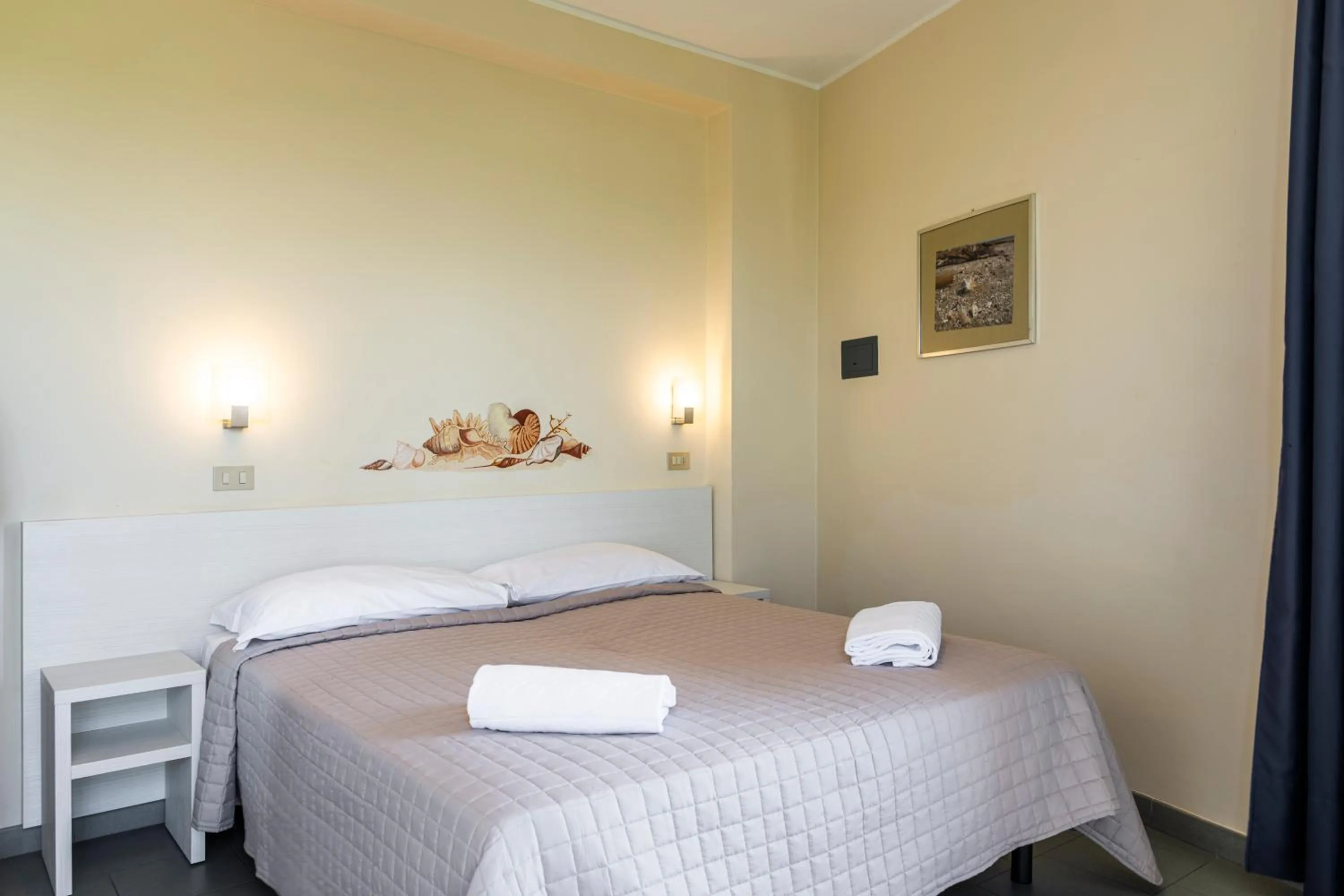 Bedroom, Bed in Hotel La Siesta