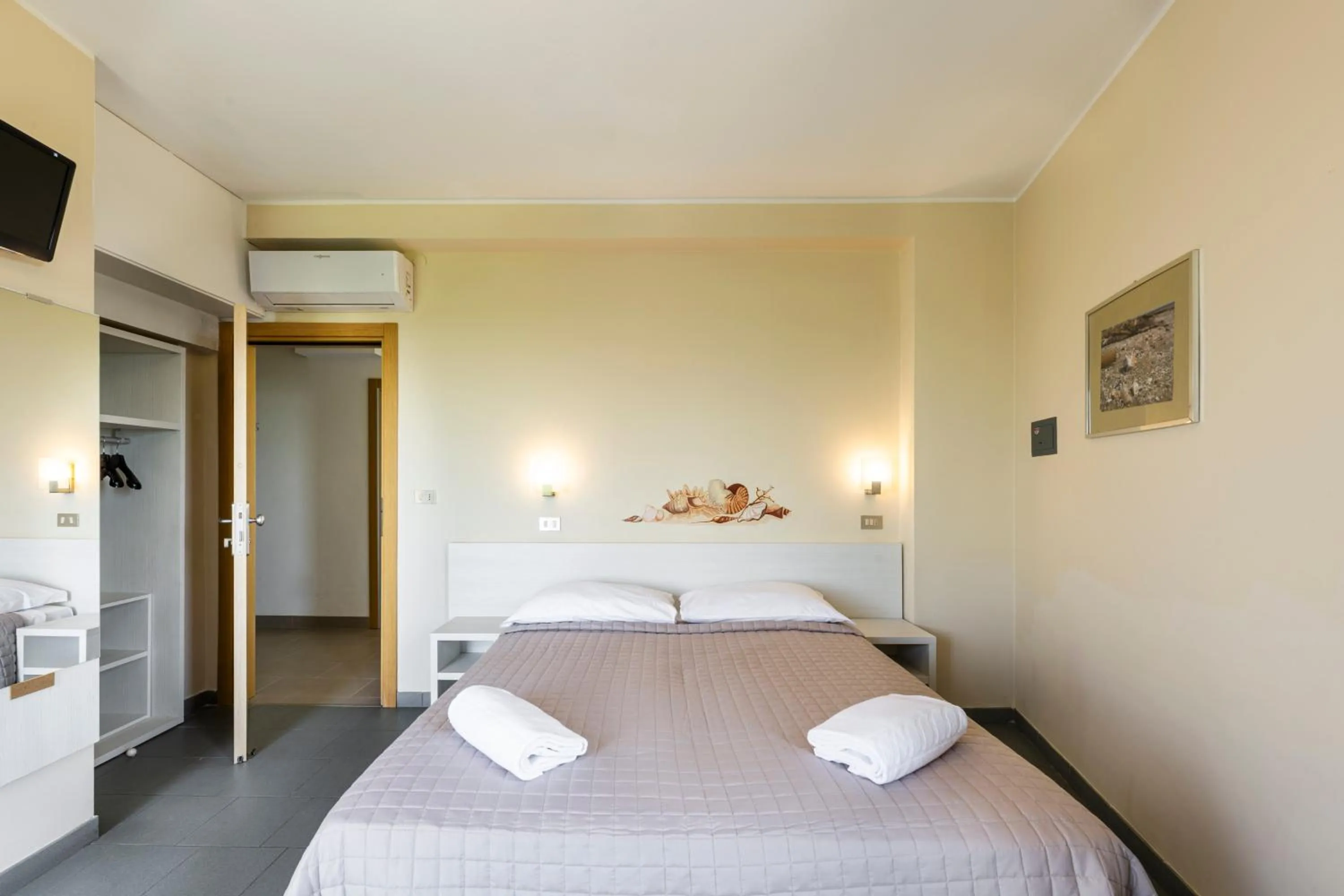 Bed in Hotel La Siesta