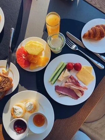 Restaurant/places to eat in The Clocktower Hotel