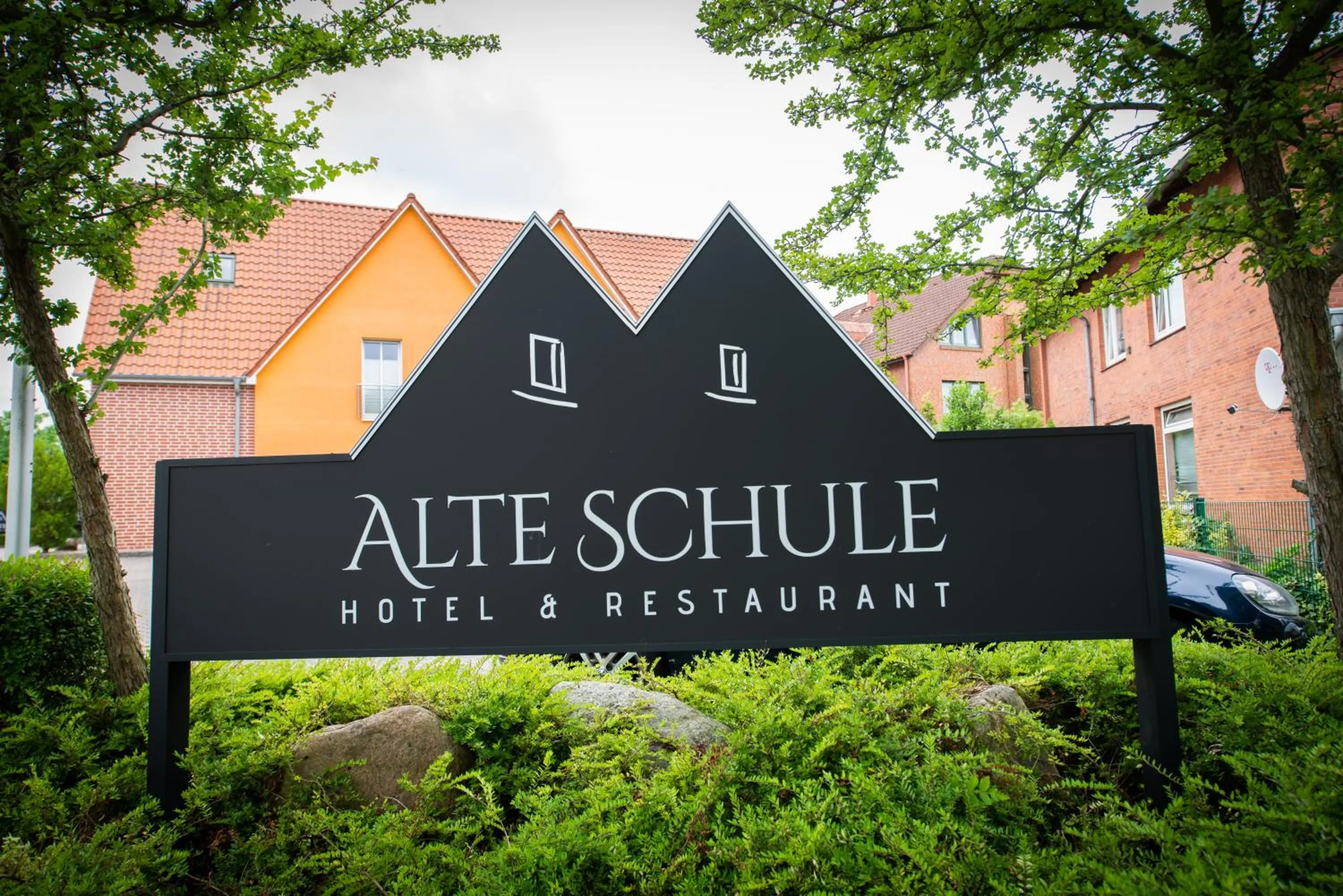 Property logo or sign in Hotel & Restaurant Alte Schule
