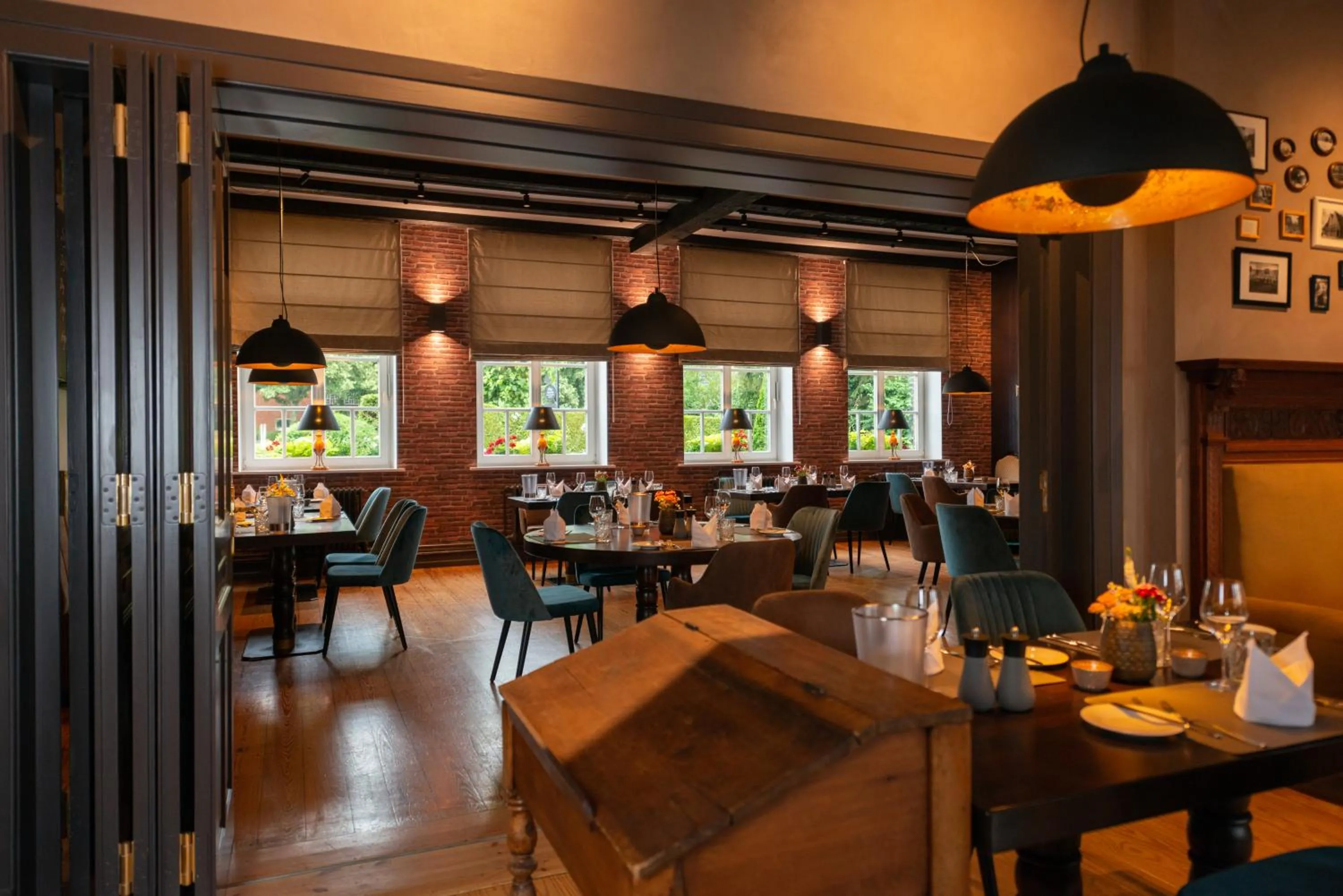Restaurant/places to eat in Hotel & Restaurant Alte Schule