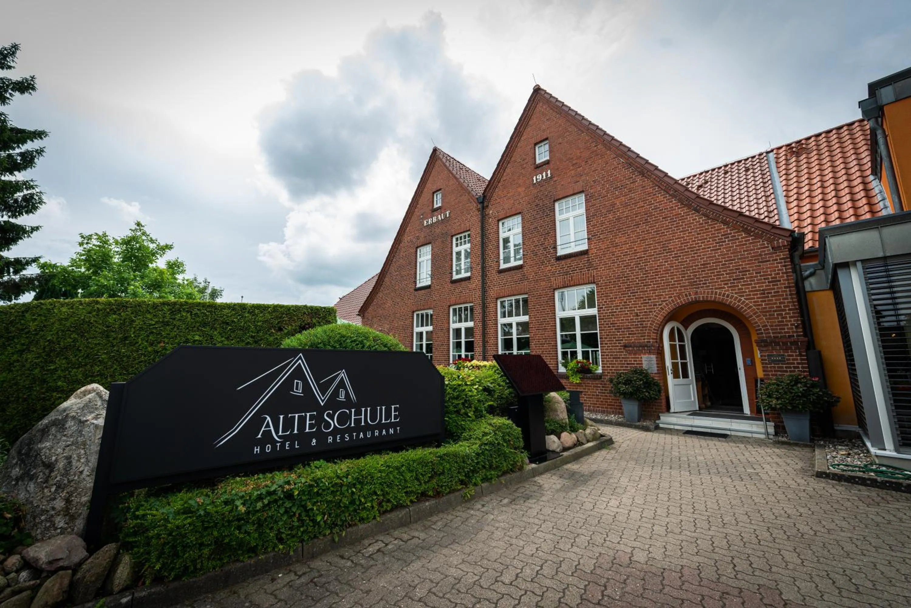Facade/entrance in Hotel & Restaurant Alte Schule