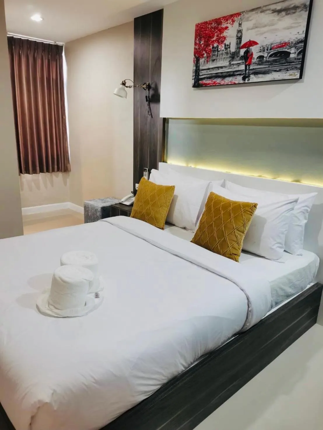 Bed in We Resident Hotel