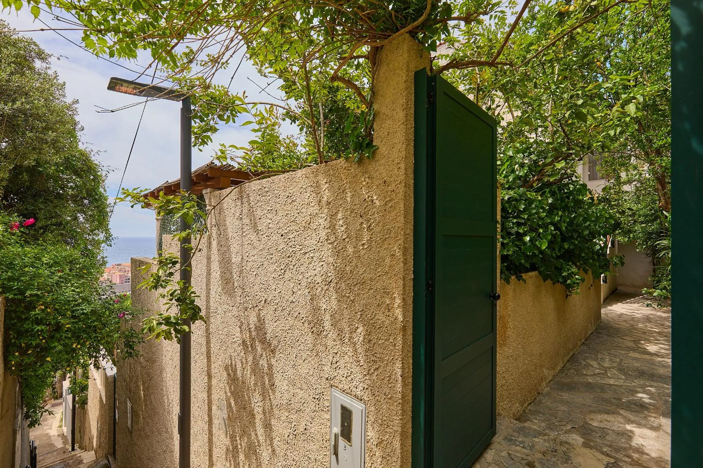 Facade/entrance in Hedera Estate, Hedera A32