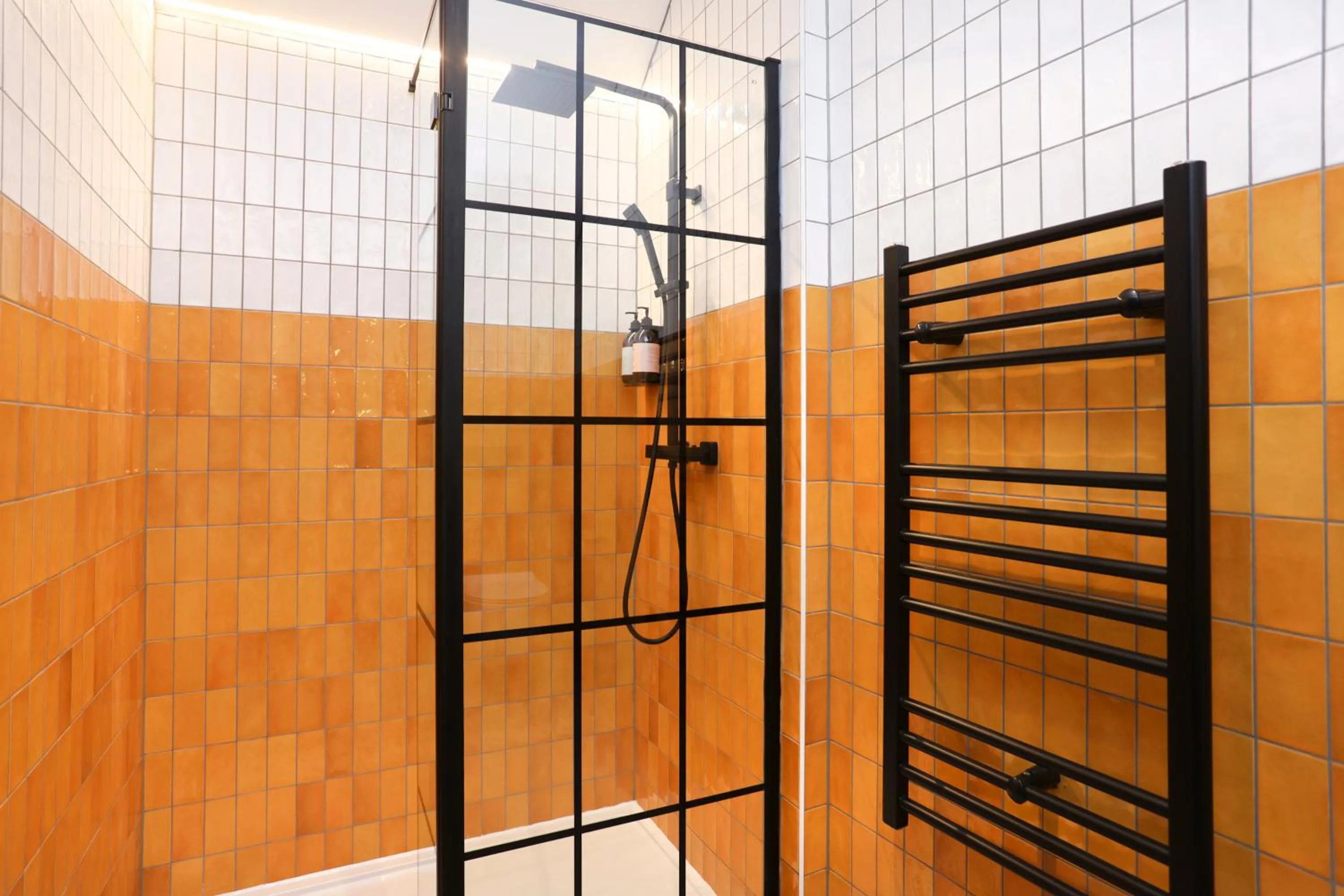 Bathroom in The Brewers Rooms Contemporary Aparthotel