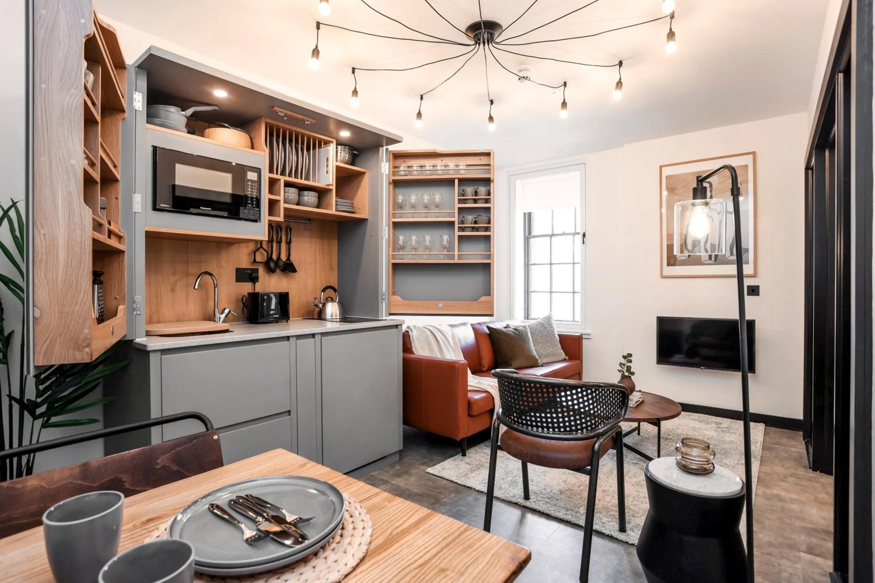 Kitchen or kitchenette in The Brewers Rooms Contemporary Aparthotel