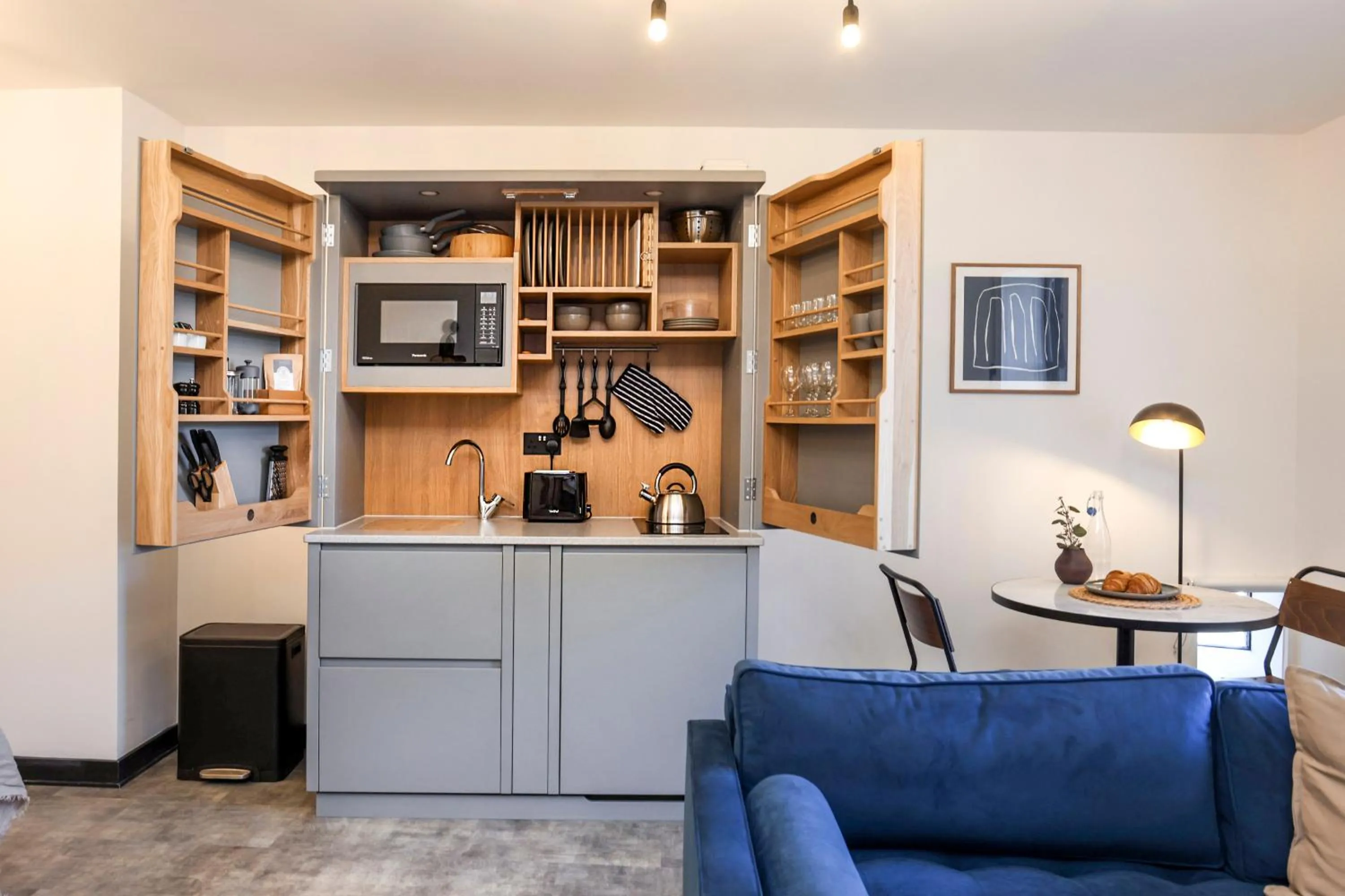 Kitchen or kitchenette in The Brewers Rooms Contemporary Aparthotel