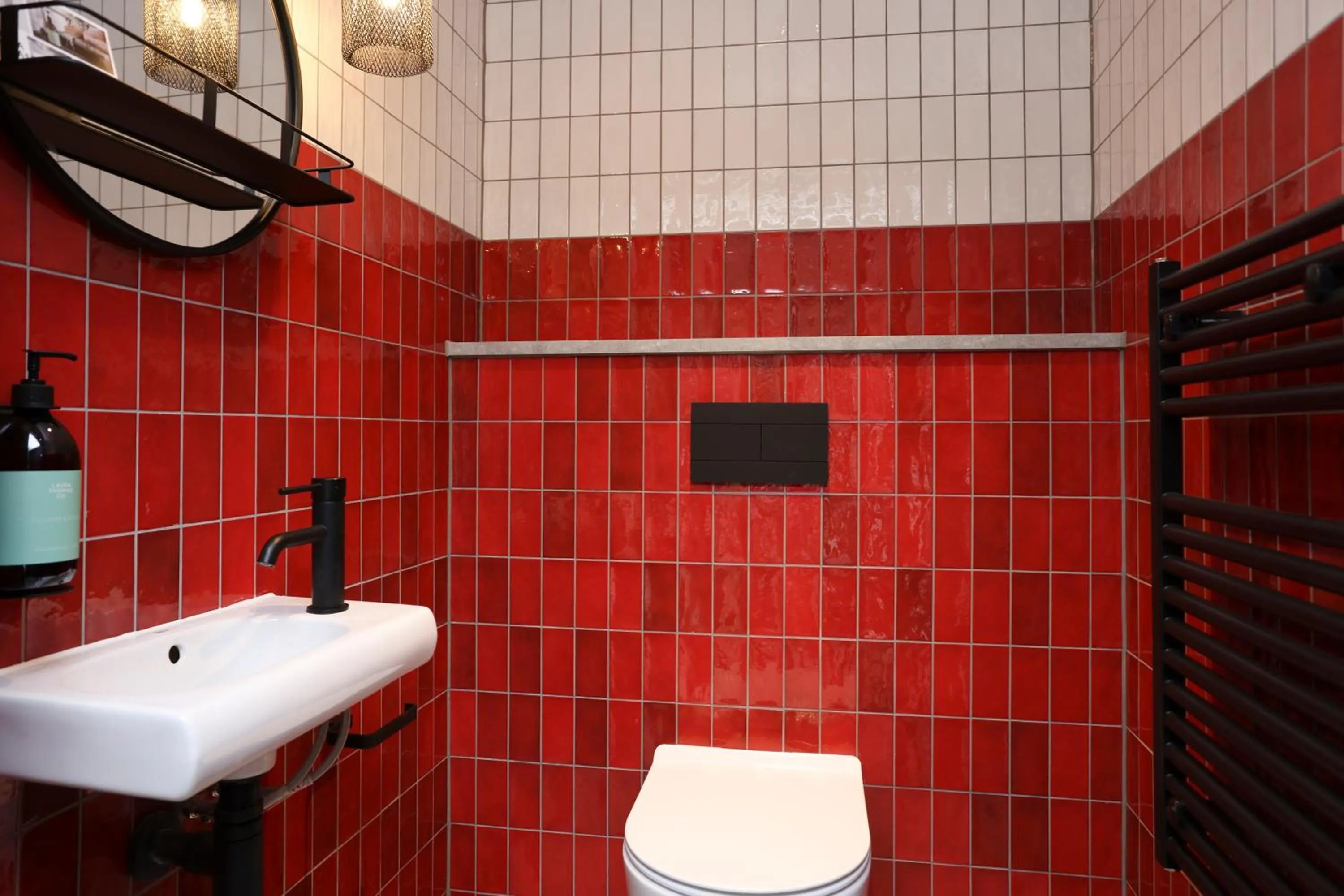 Bathroom in The Brewers Rooms Contemporary Aparthotel