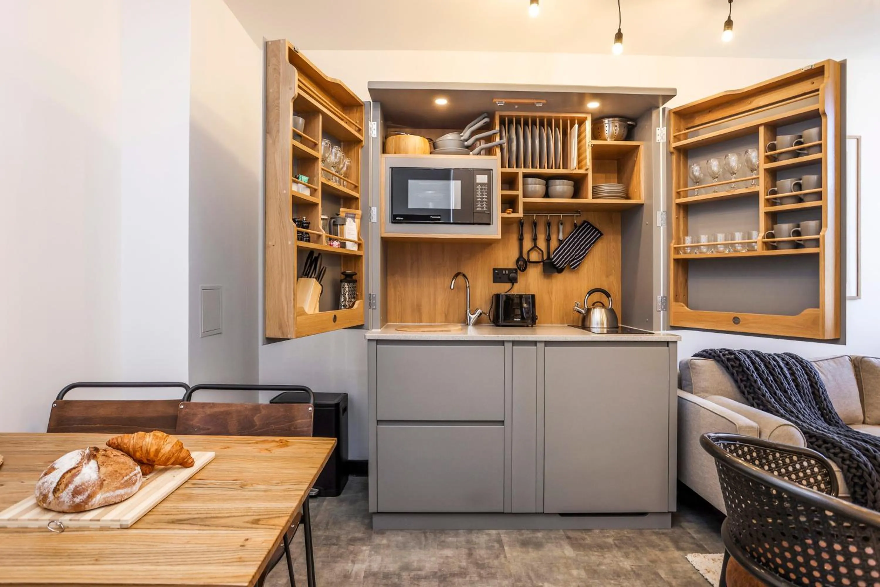 Kitchen or kitchenette in The Brewers Rooms Contemporary Aparthotel