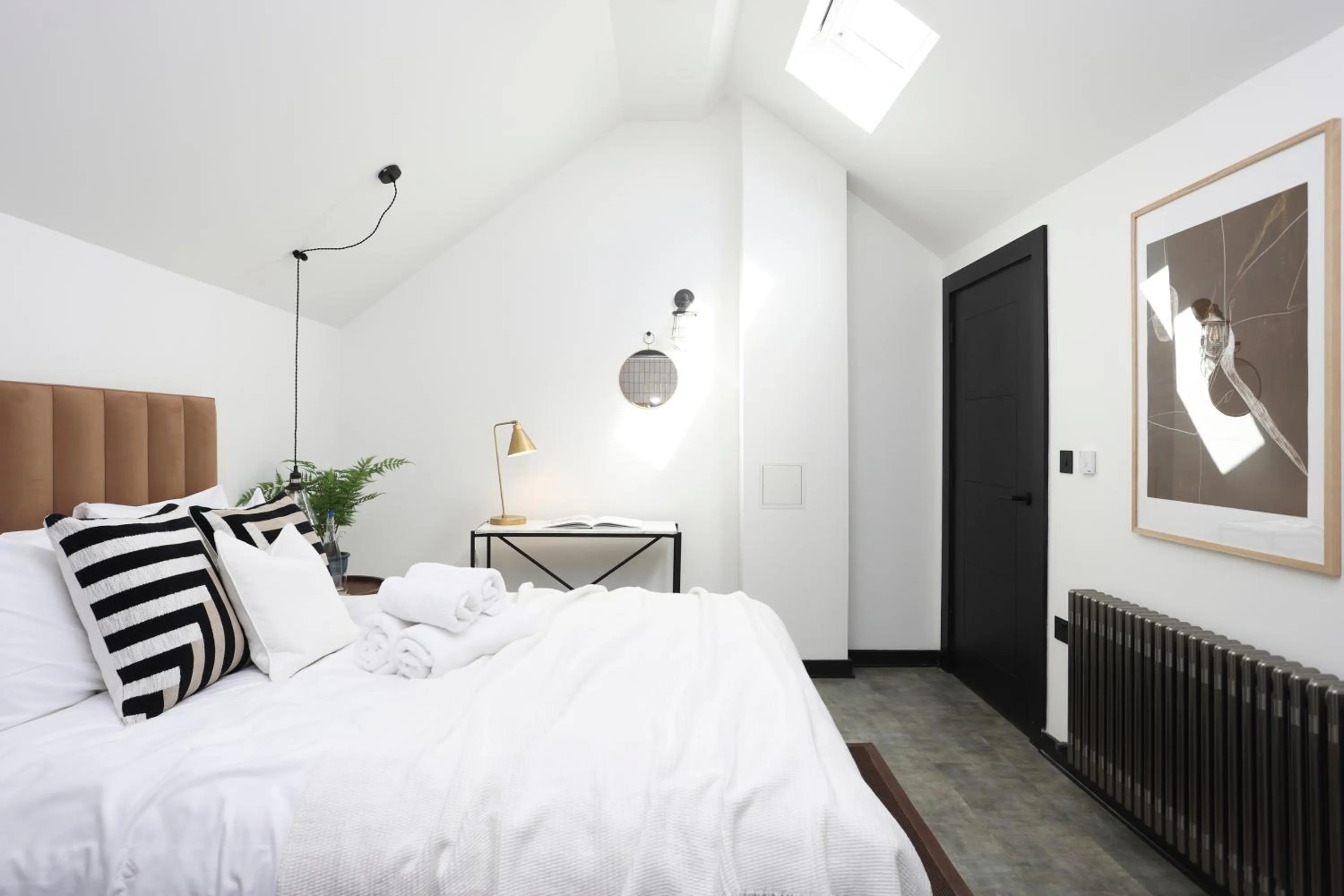 Bed in The Brewers Rooms Contemporary Aparthotel