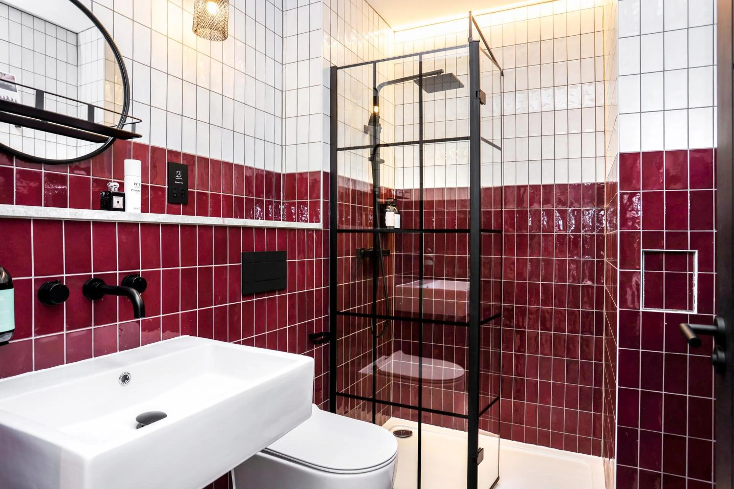 Bathroom in The Brewers Rooms Contemporary Aparthotel