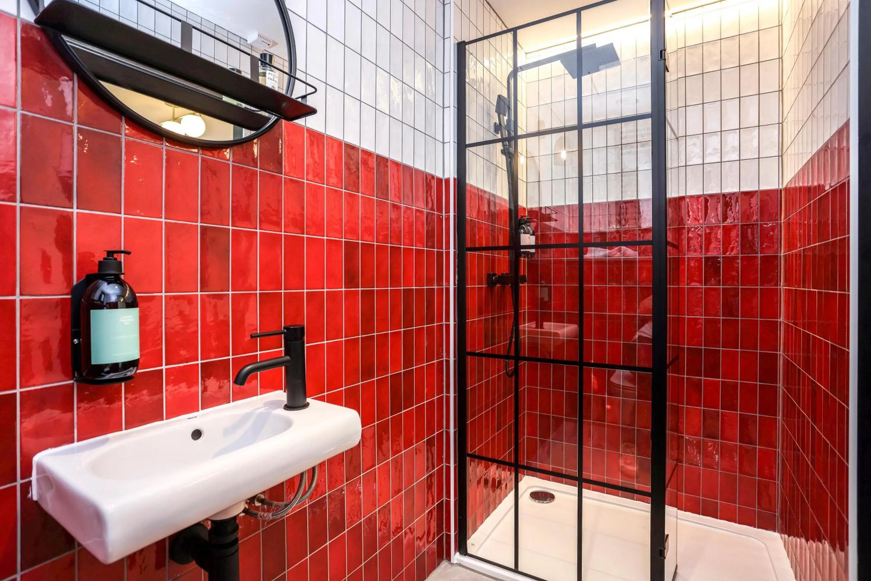 Bathroom in The Brewers Rooms Contemporary Aparthotel