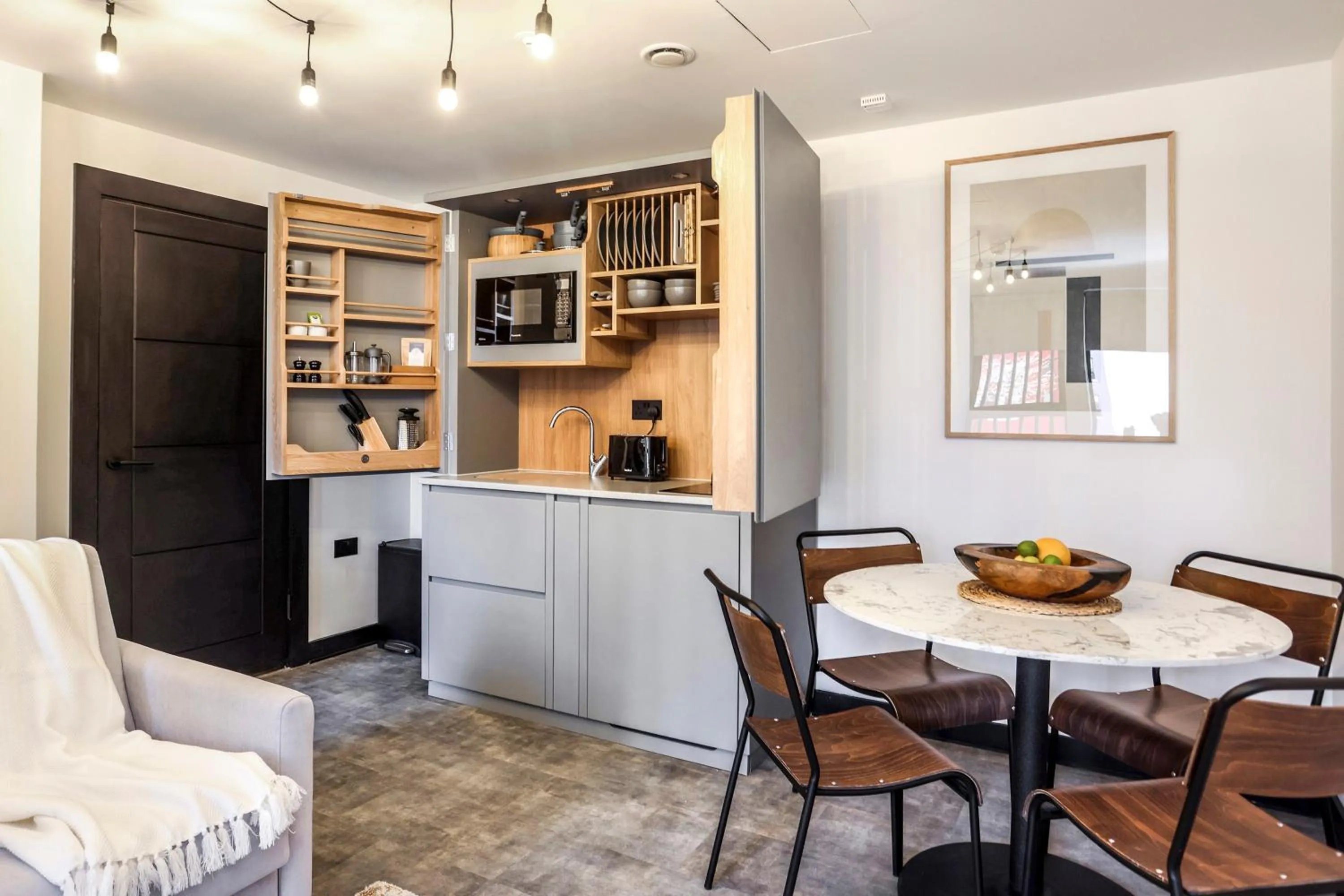 Kitchen or kitchenette in The Brewers Rooms Contemporary Aparthotel