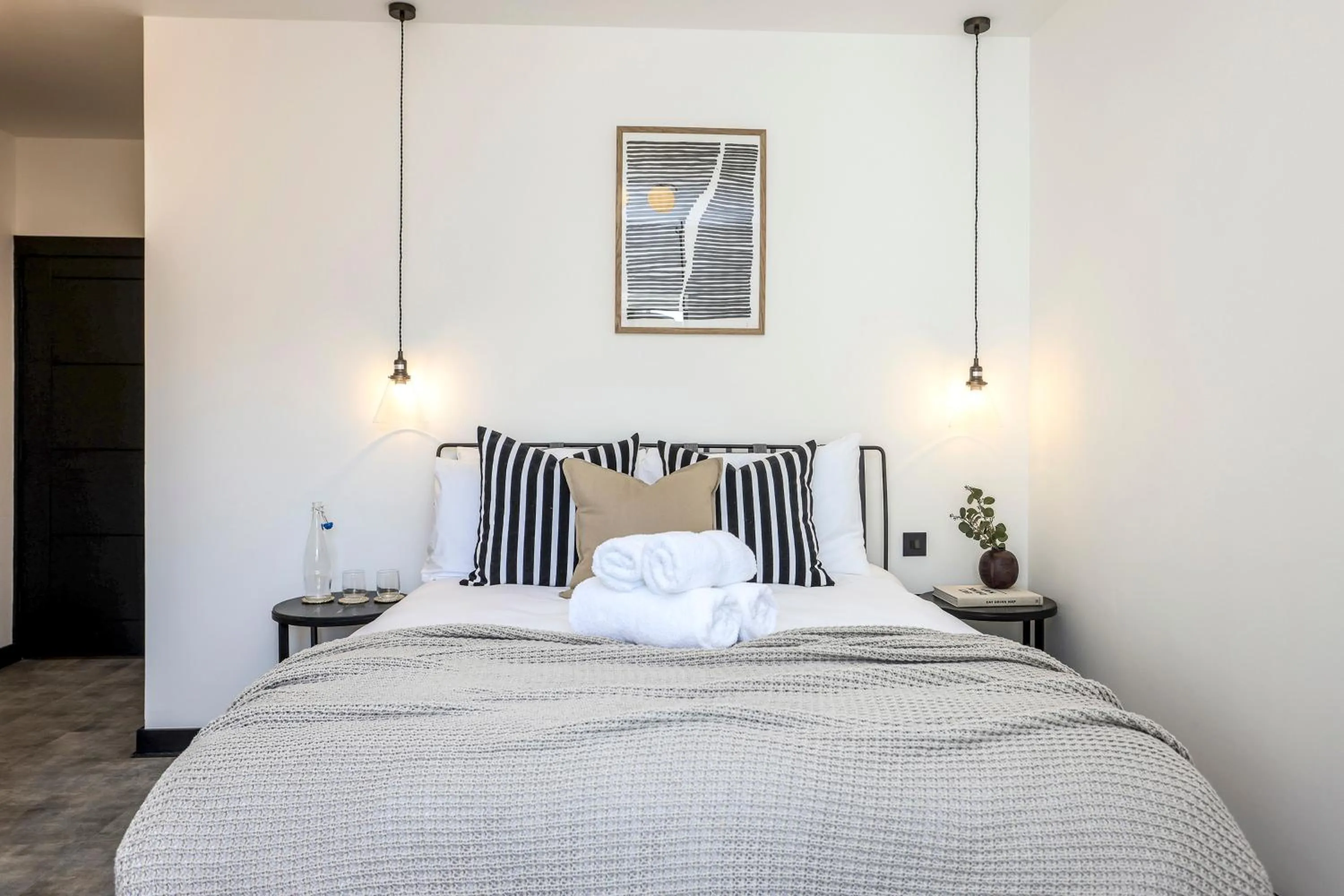 Bed in The Brewers Rooms Contemporary Aparthotel