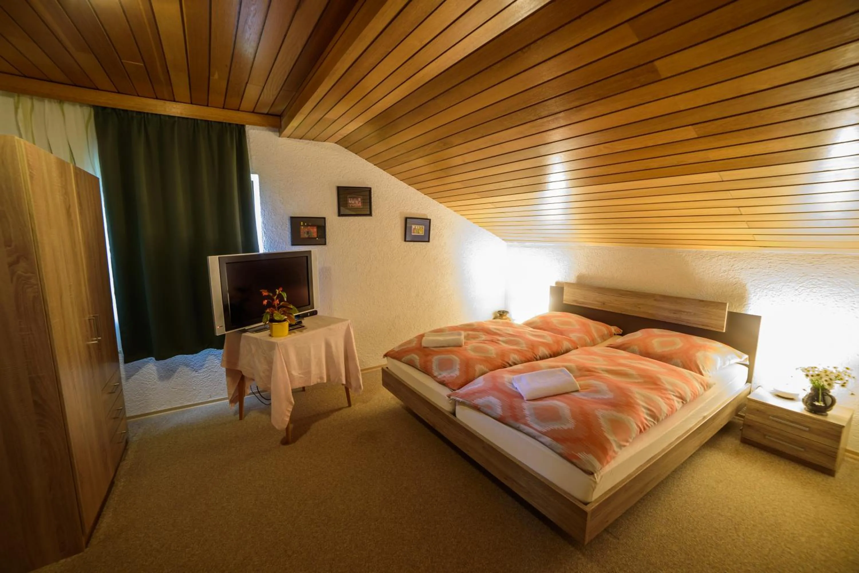 Family Room (6 Adults) - single occupancy in Pension Arberwald