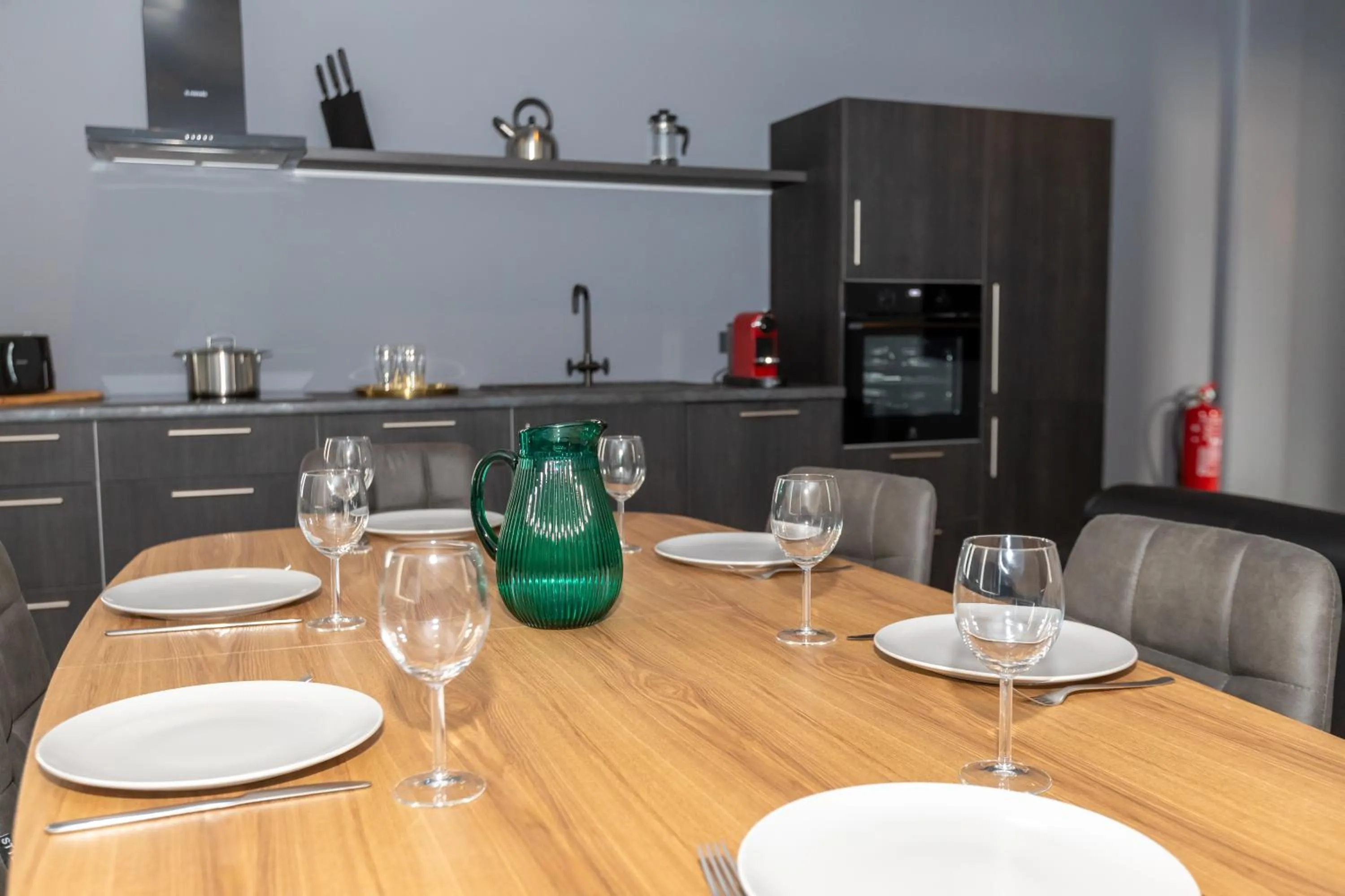 Dining area in Akureyri Lux Apartments with hot tub access