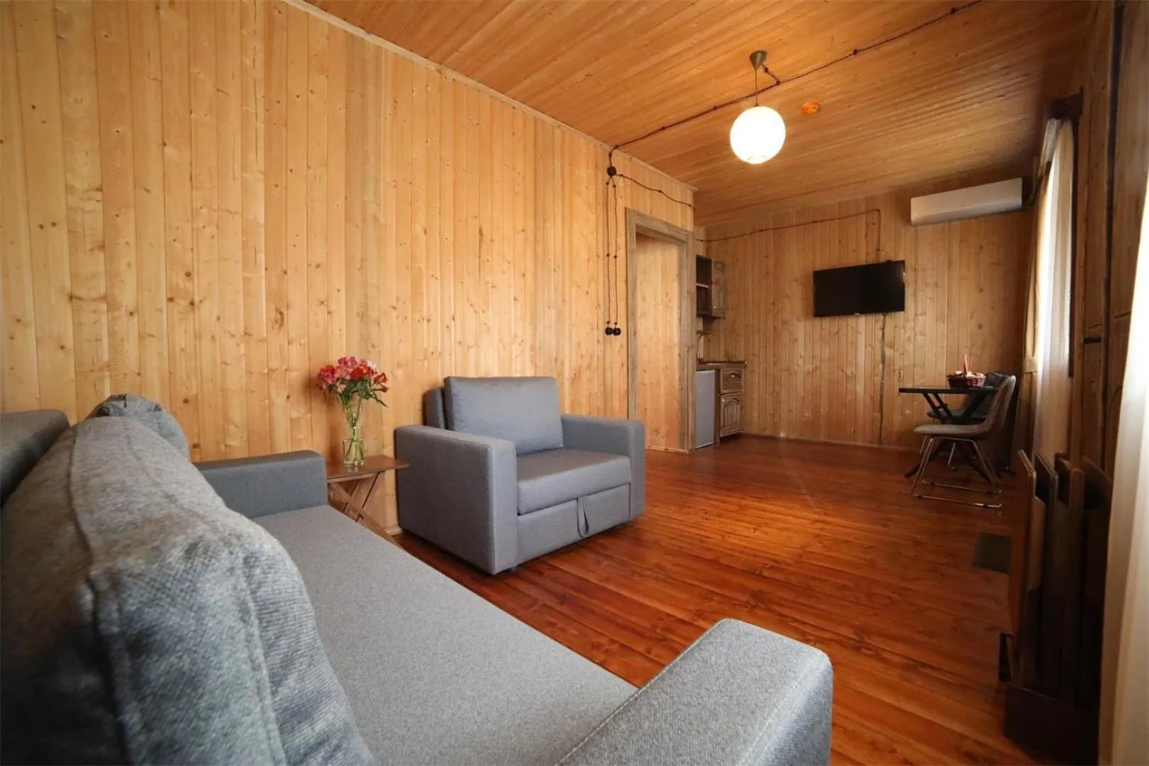 Communal lounge/ TV room in Hotel Chateau Kvirike