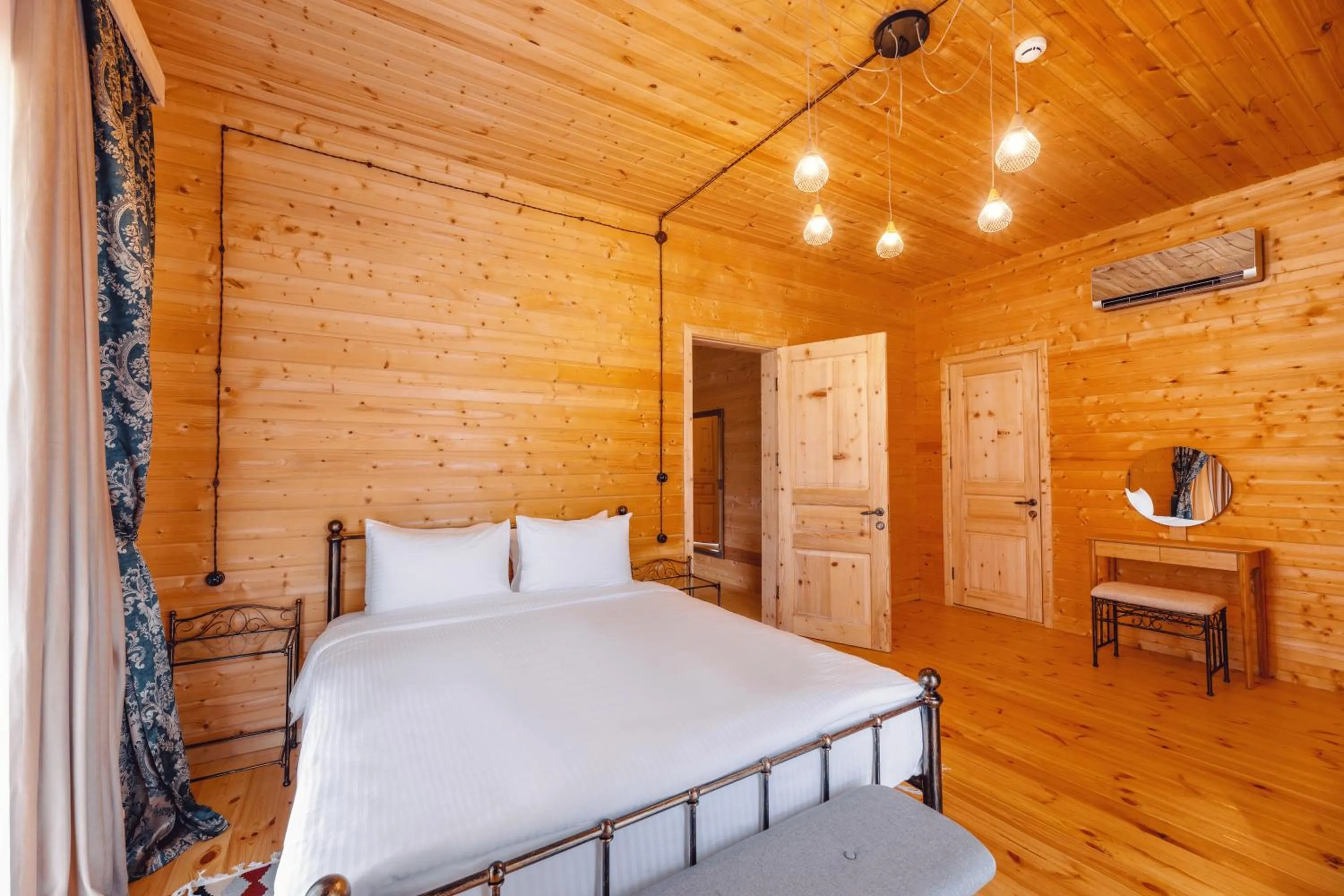 Bedroom in Hotel Chateau Kvirike