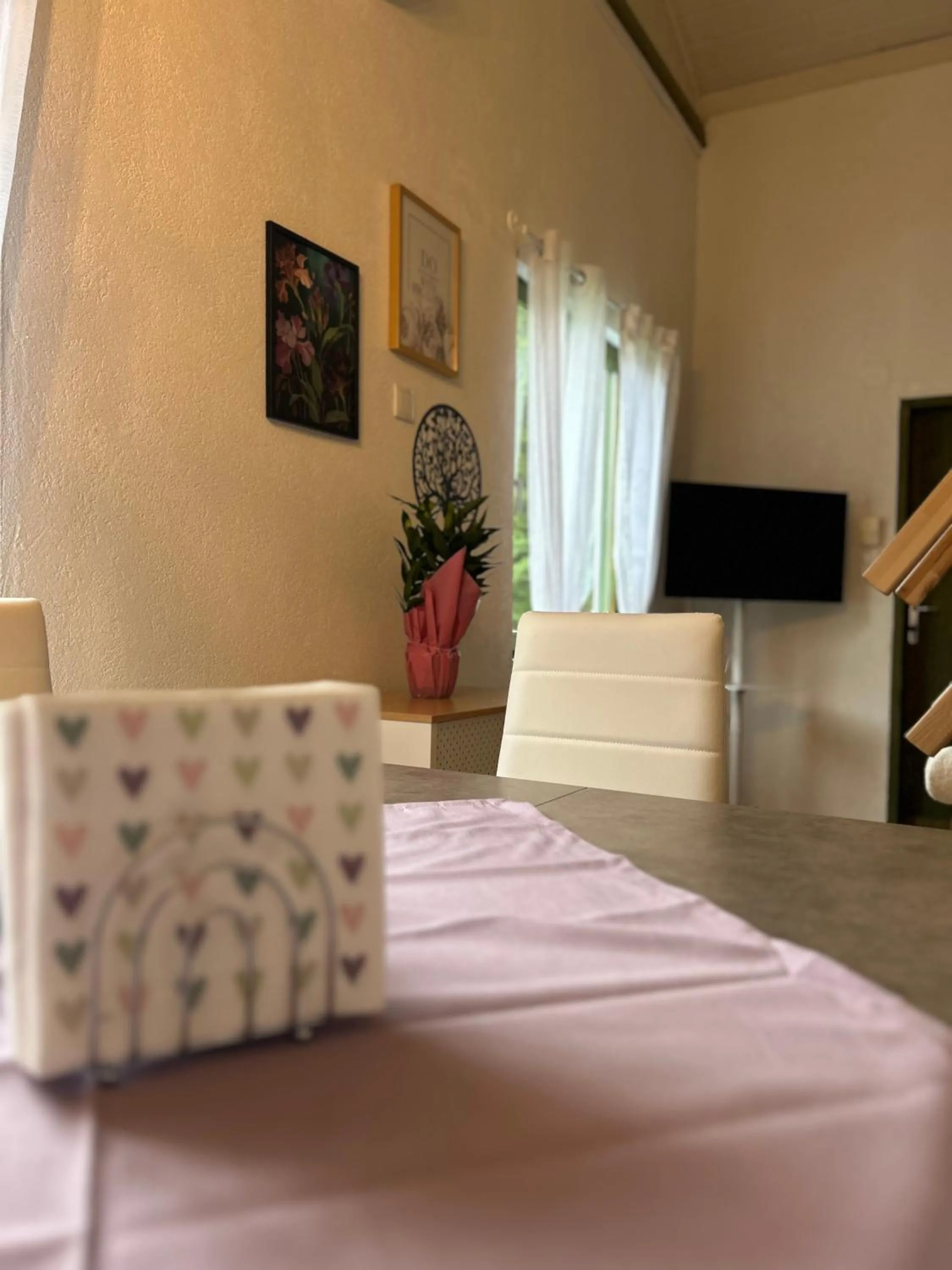 Photo of the whole room, Bed in Kantor Village am Millstätter See - Boutique-Chalets und Lodges