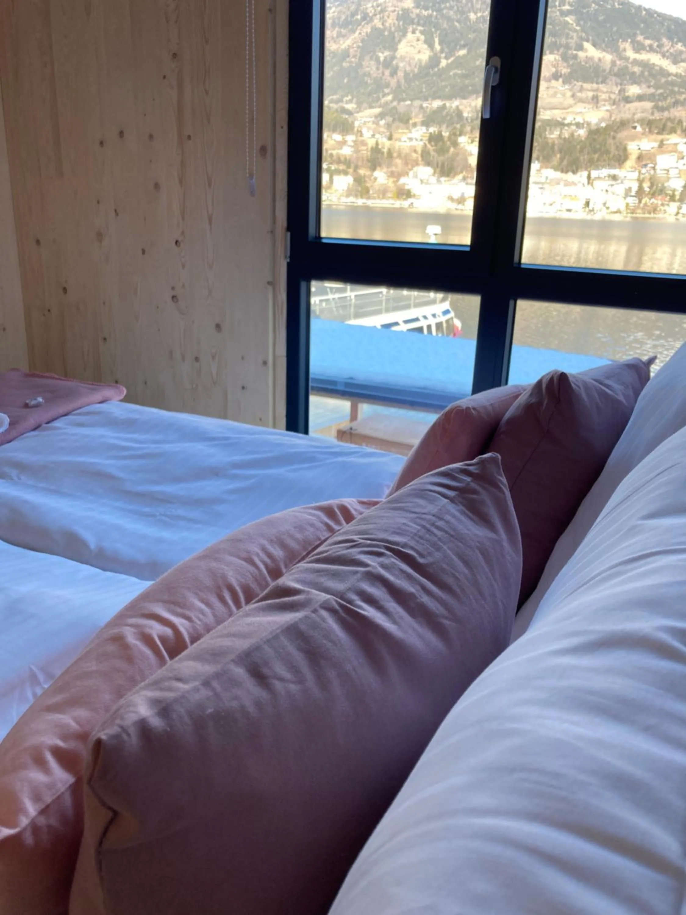 Bed in Kantor Village am Millstätter See - Boutique-Chalets und Lodges