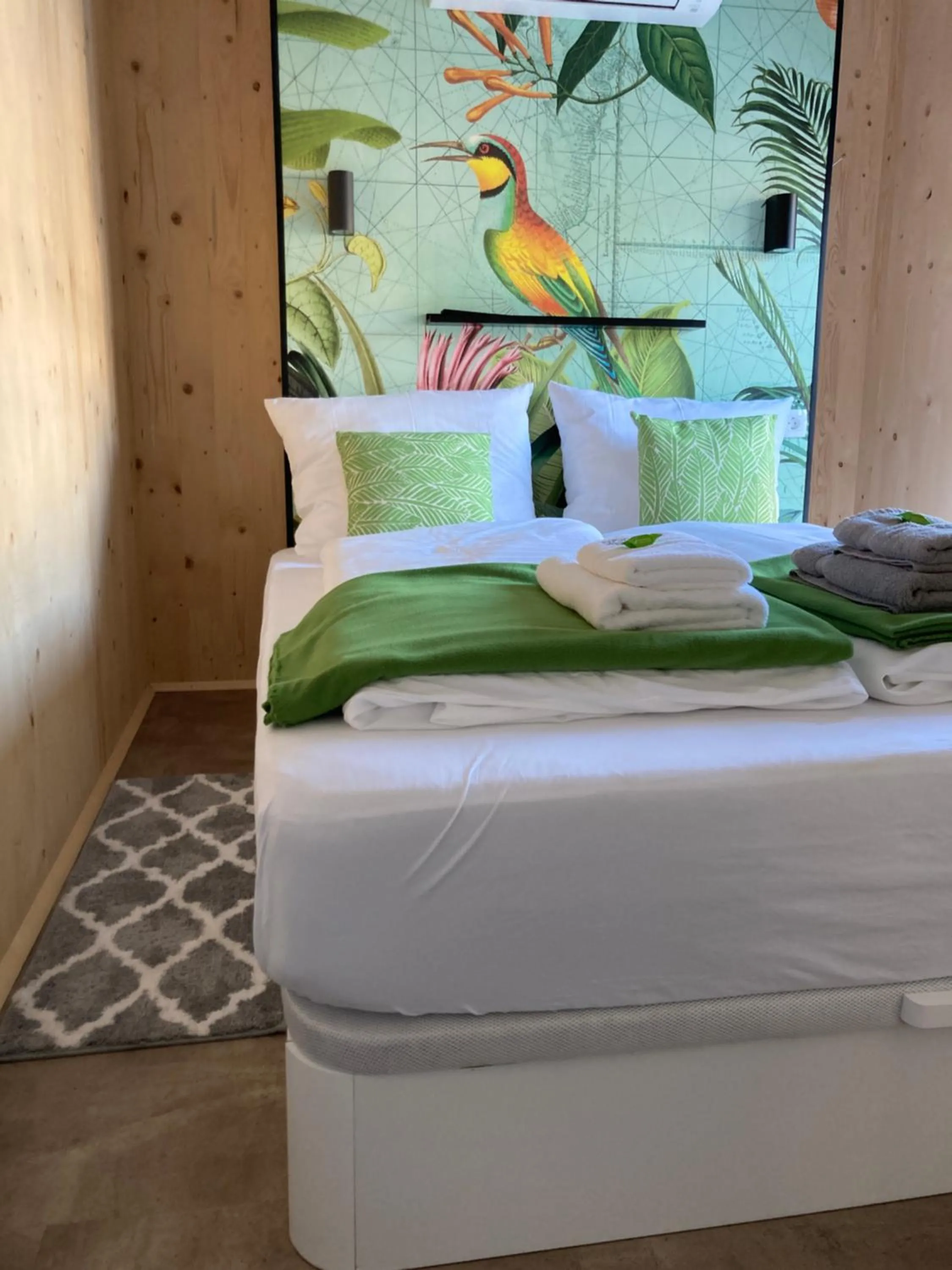 Bed in Kantor Village am Millstätter See - Boutique-Chalets und Lodges