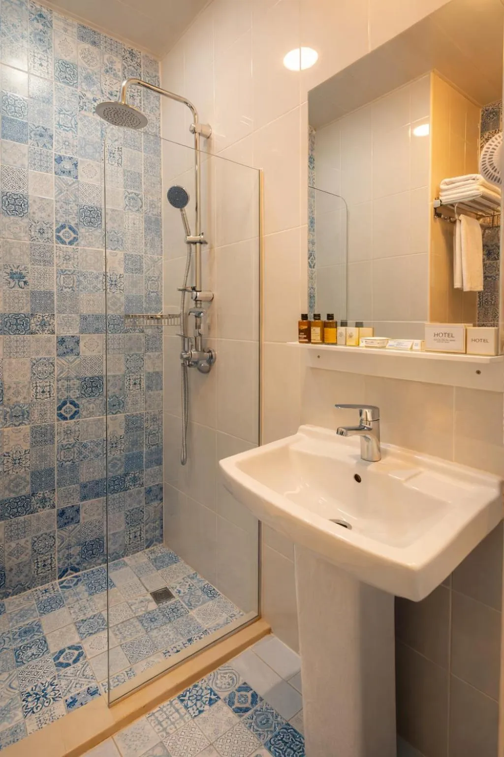 Toilet in Moss Art Boutique Hotel