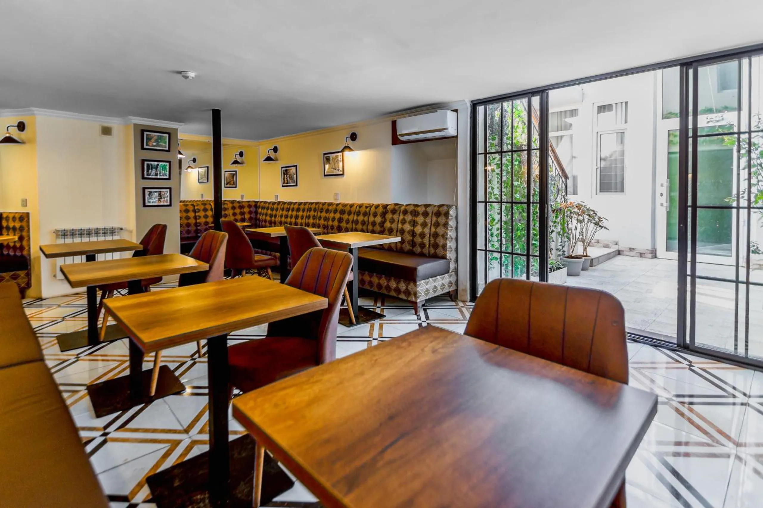 Restaurant/places to eat in Moss Art Boutique Hotel