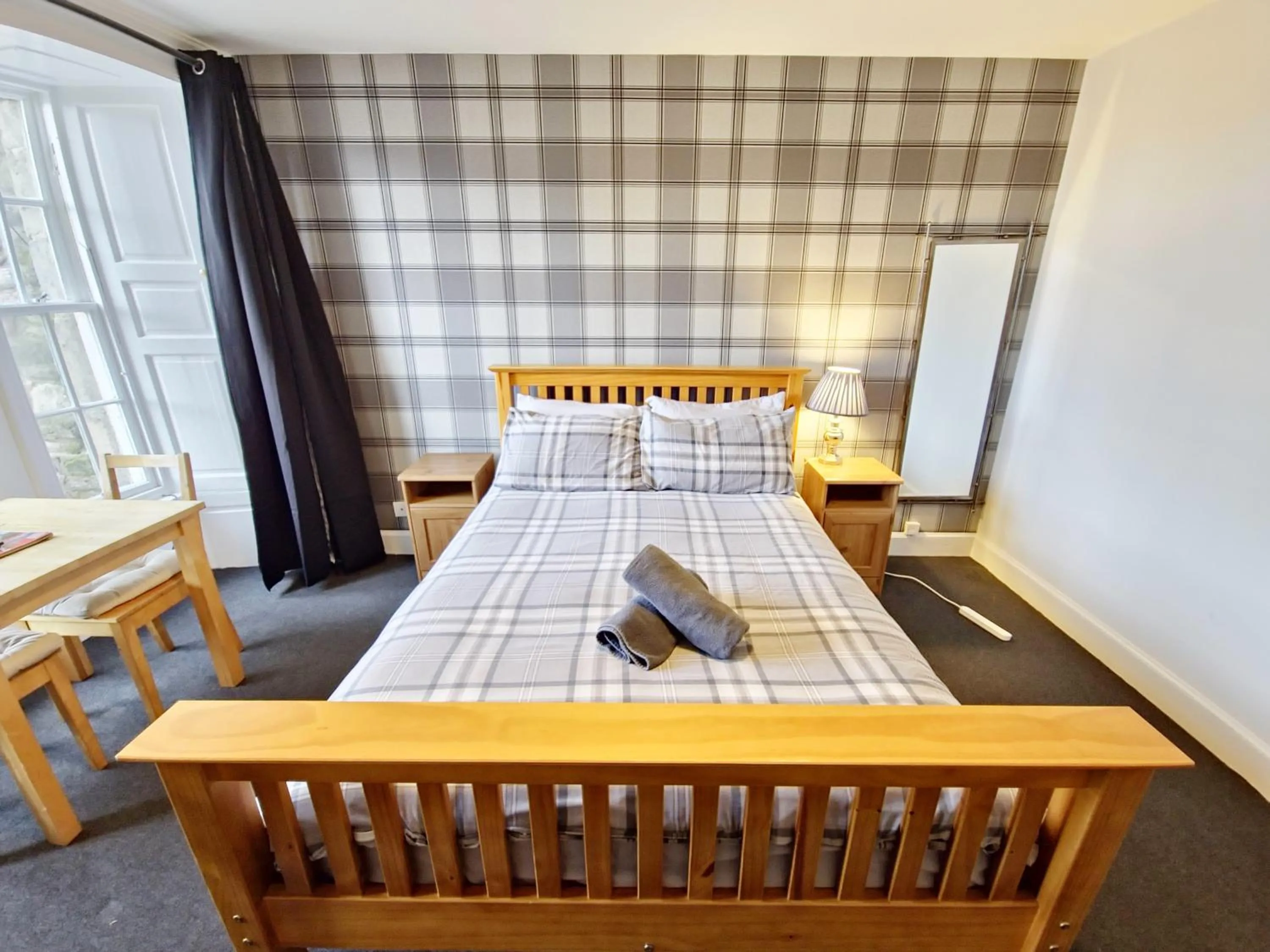 Bed in Edinburgh Backpackers - over 18s only