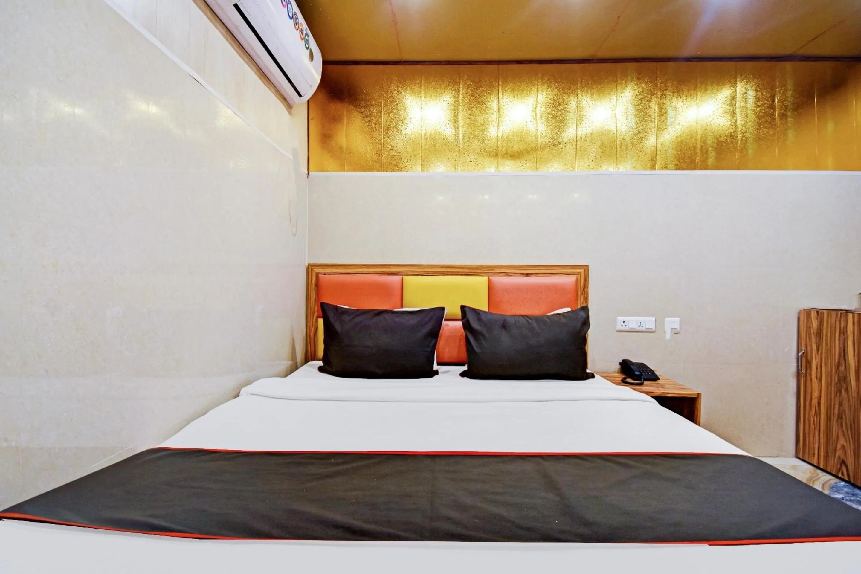 Bedroom, Bed in Hotel O Shree Krishna International