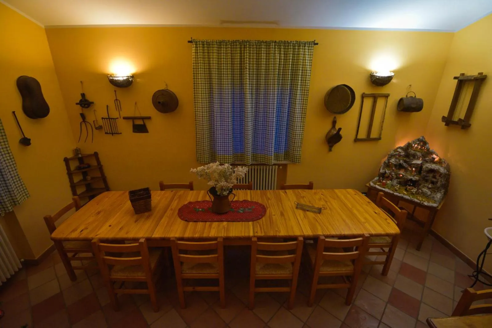 Communal lounge/ TV room in La Masseria di Villa Giulia