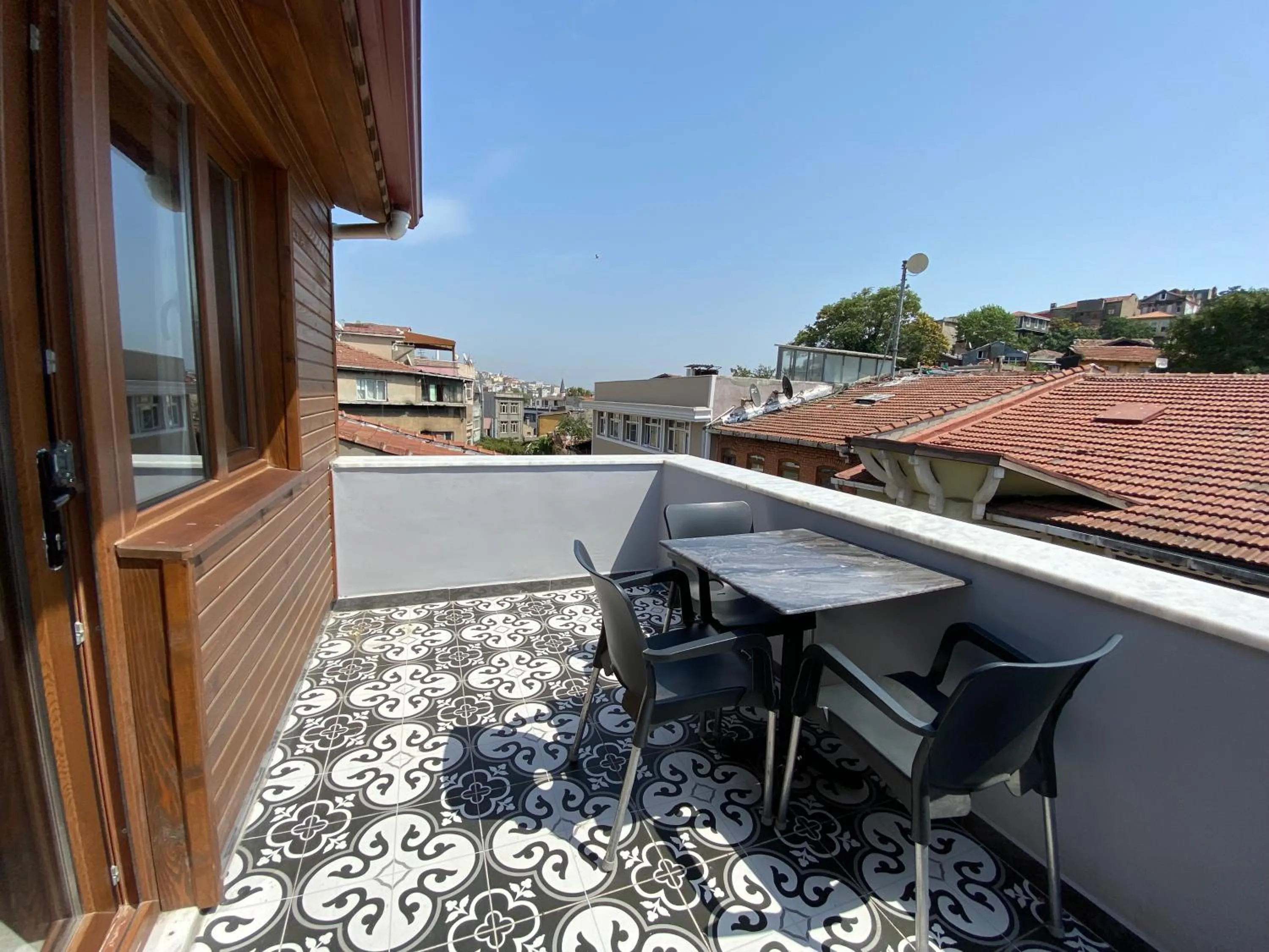 Balcony/Terrace in Victorious Hotel