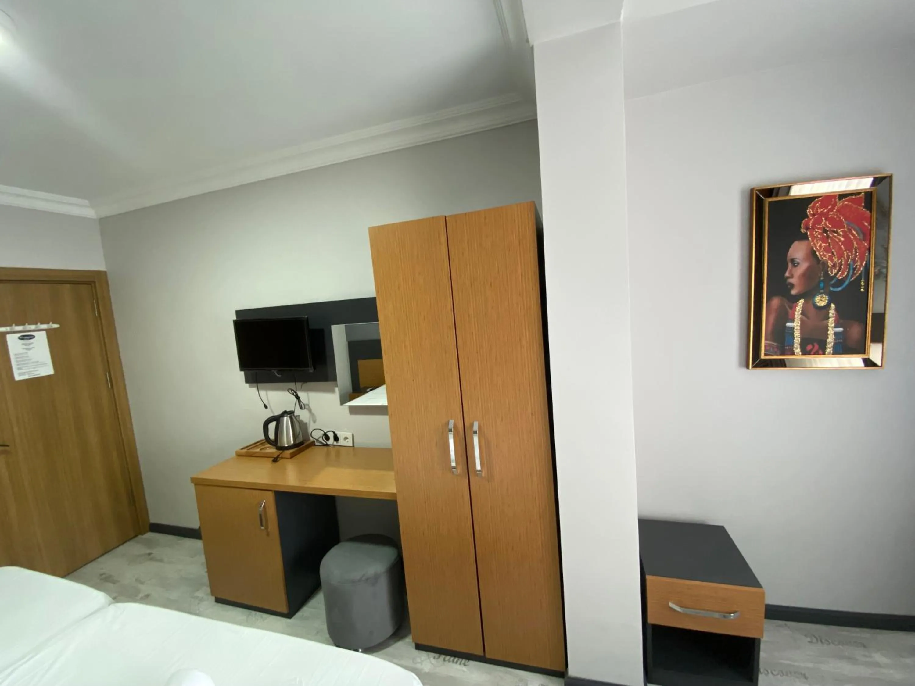 TV and multimedia, Bed in Victorious Hotel