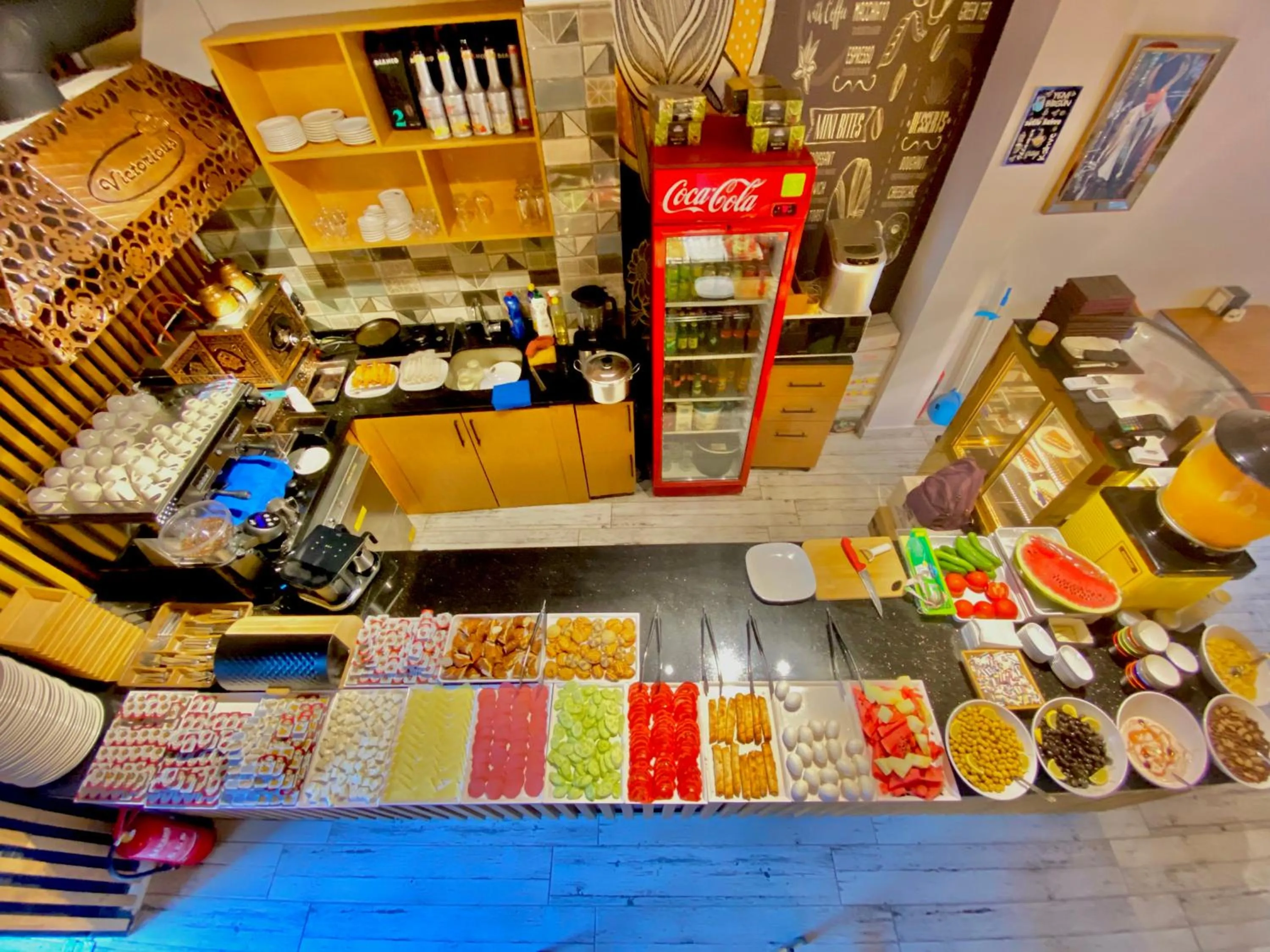 Restaurant/places to eat in Victorious Hotel