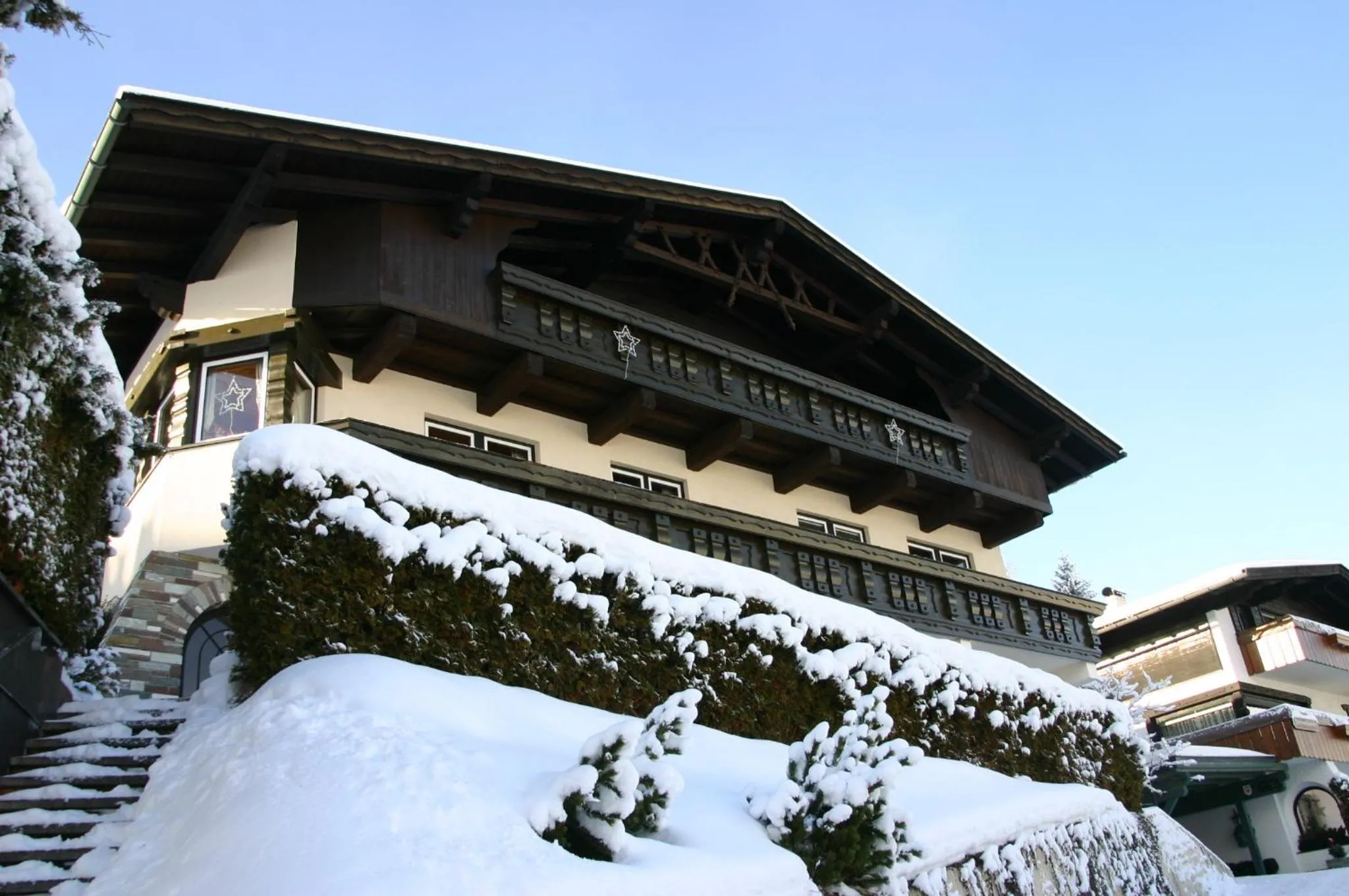 Facade/entrance in Haus Salzburg